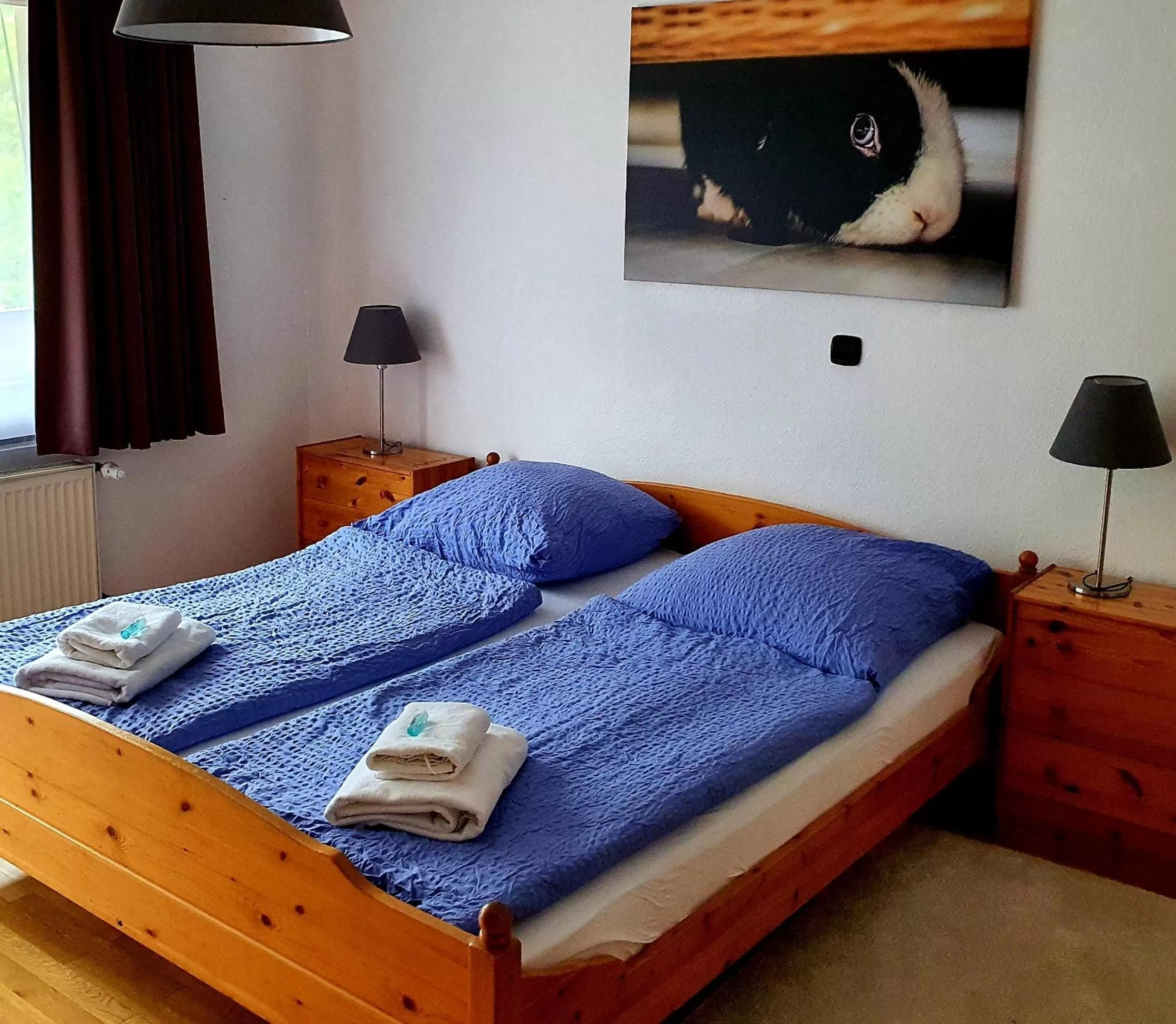 Bedroom, Bed in Grüner Baum