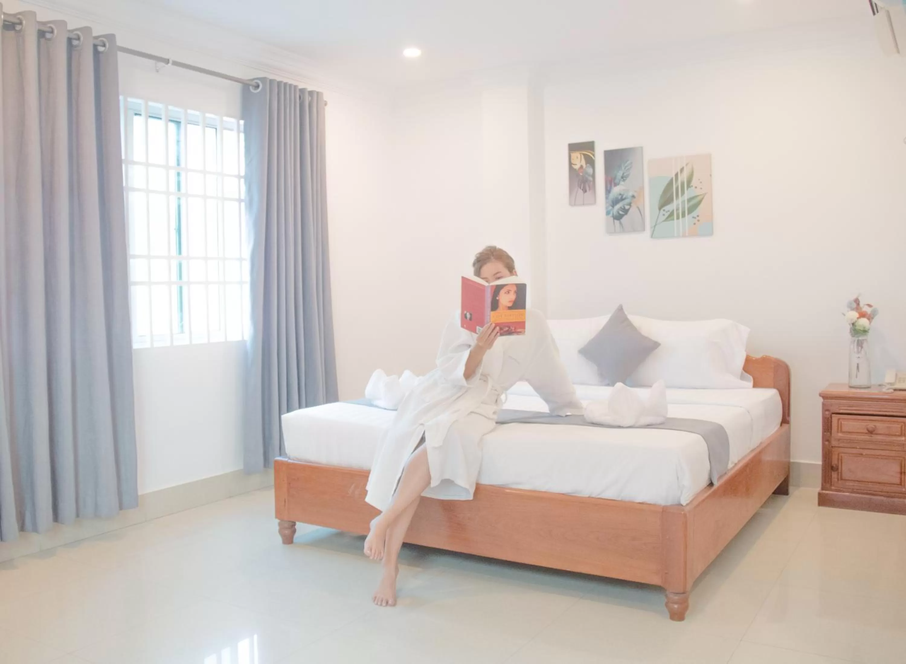 Bed in White Corner Hotel