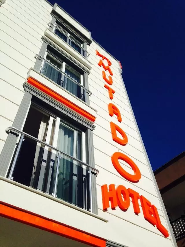 Property Building in Mutado Hotel