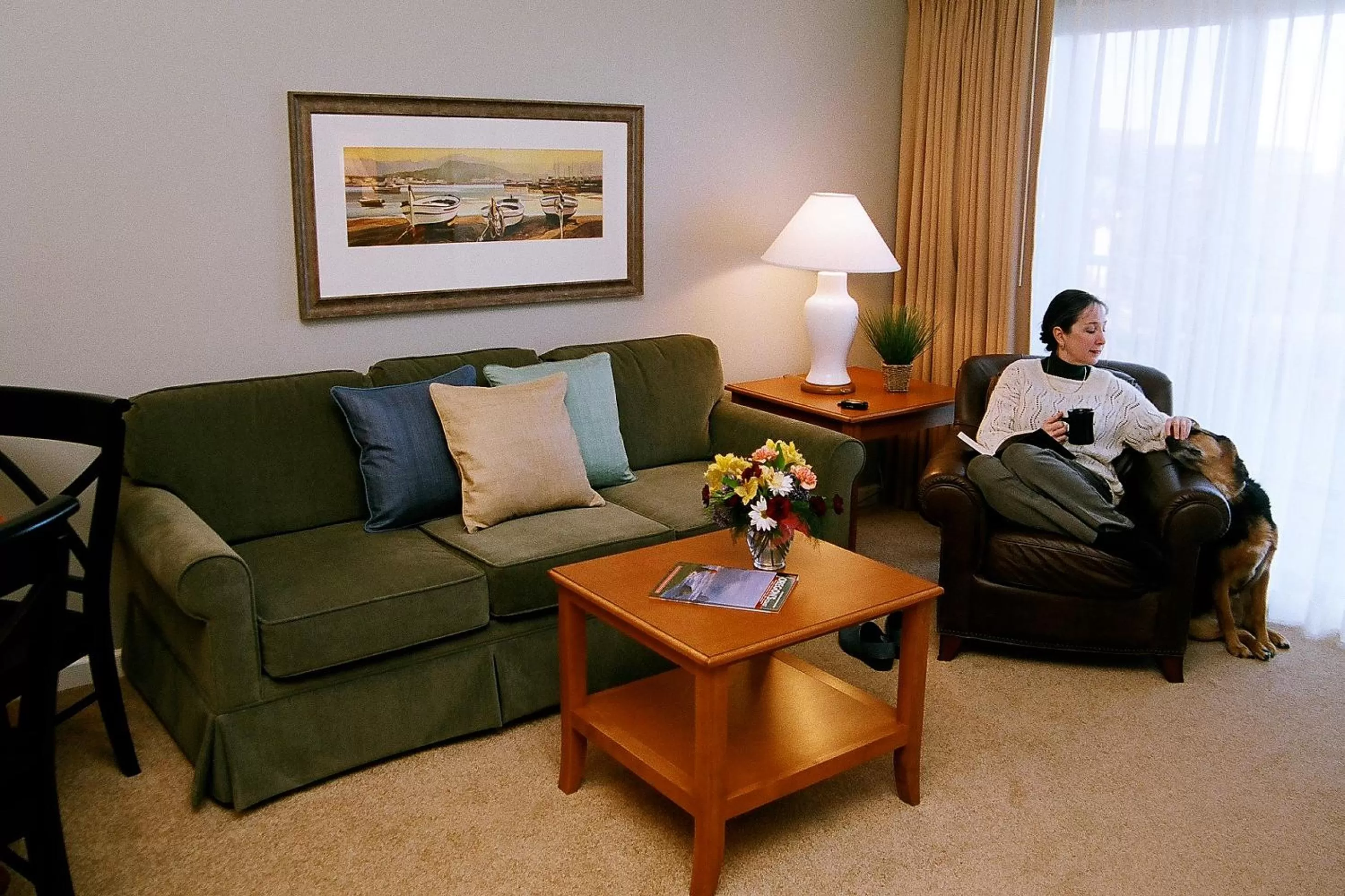Living room in Rivertide Suites