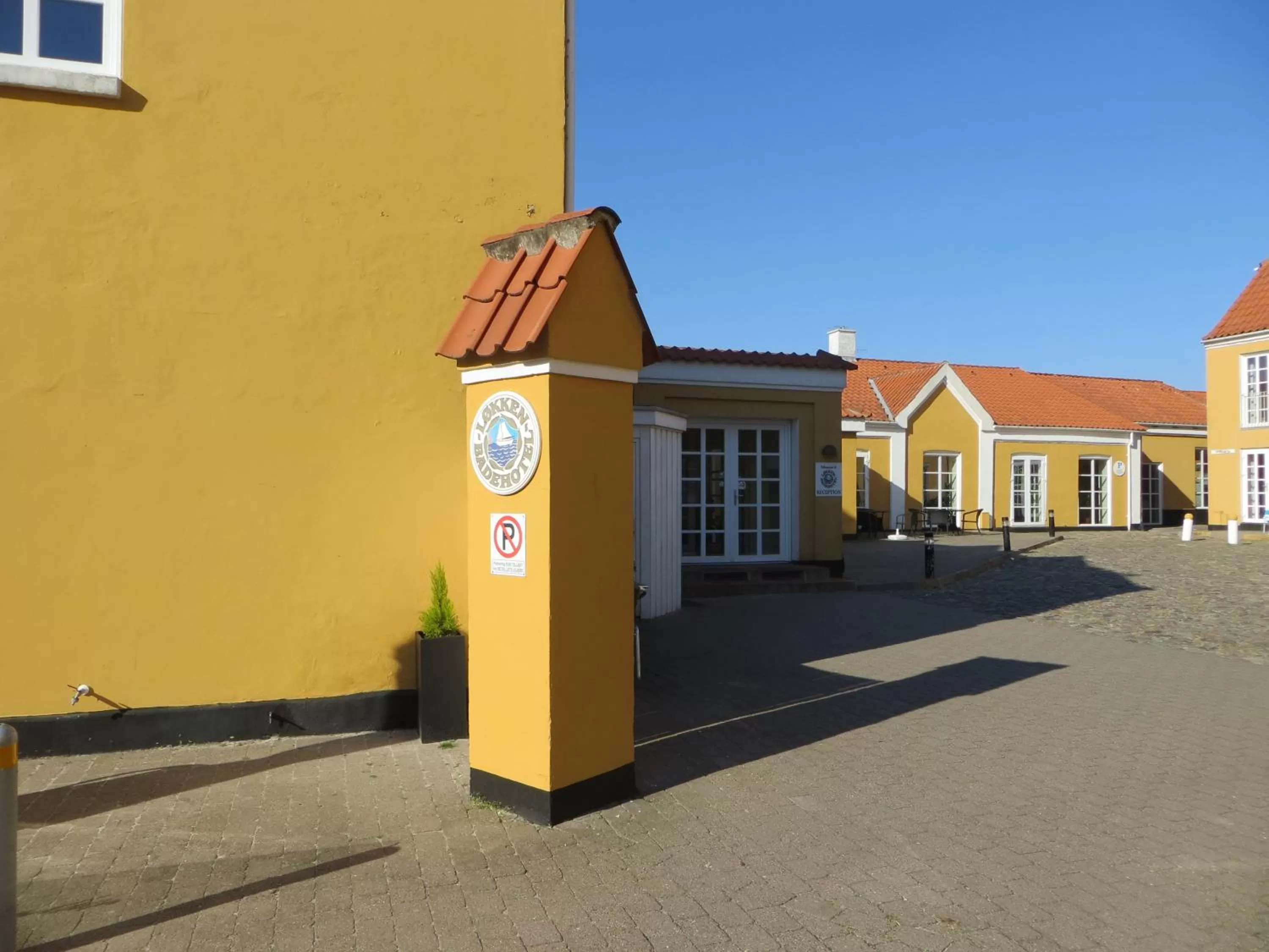 Facade/entrance in Løkken Badehotel Apartments
