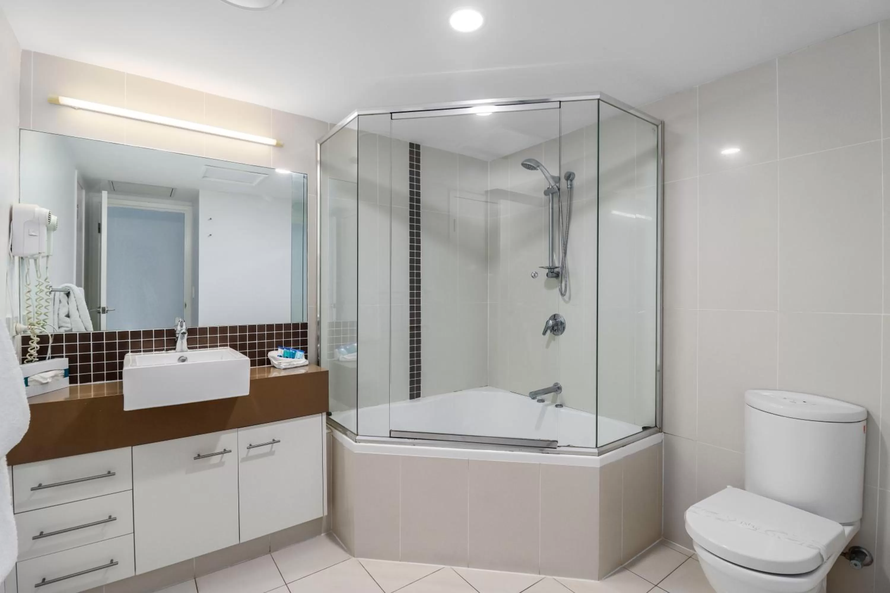 Bathroom in Eden by the Bay