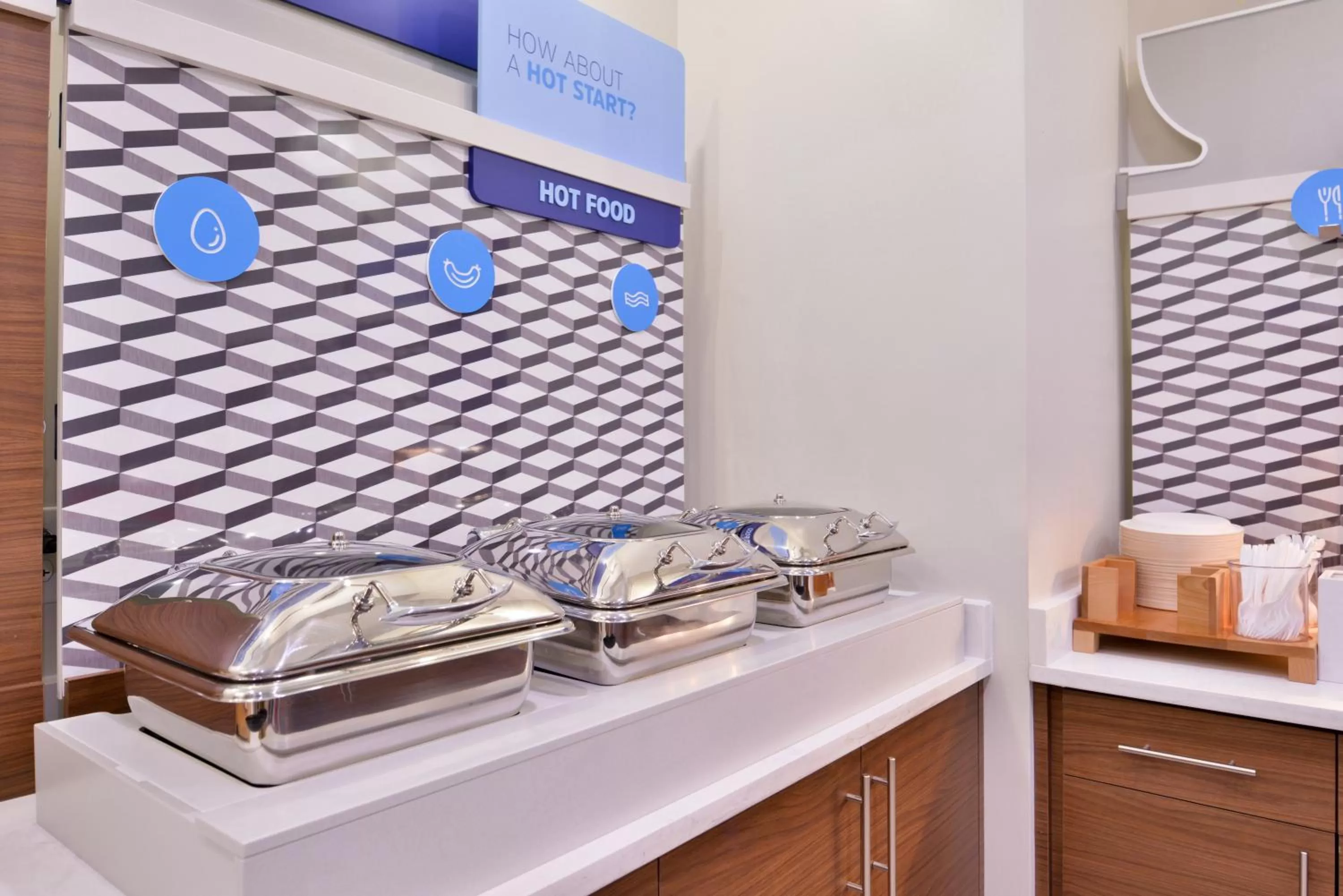 Breakfast in Holiday Inn Express New Orleans - Arts District by IHG