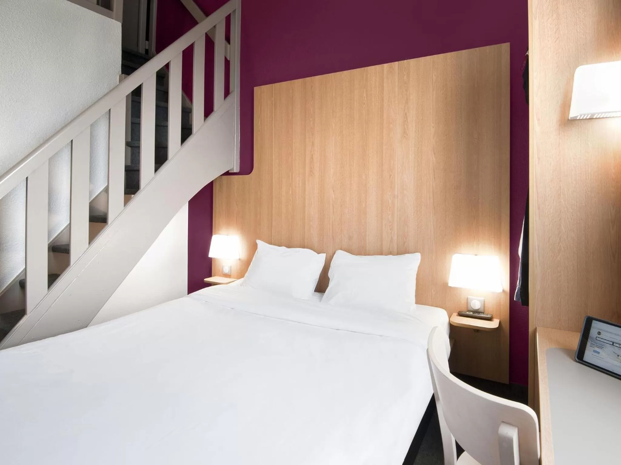 Bed in B&B HOTEL Lyon Vénissieux