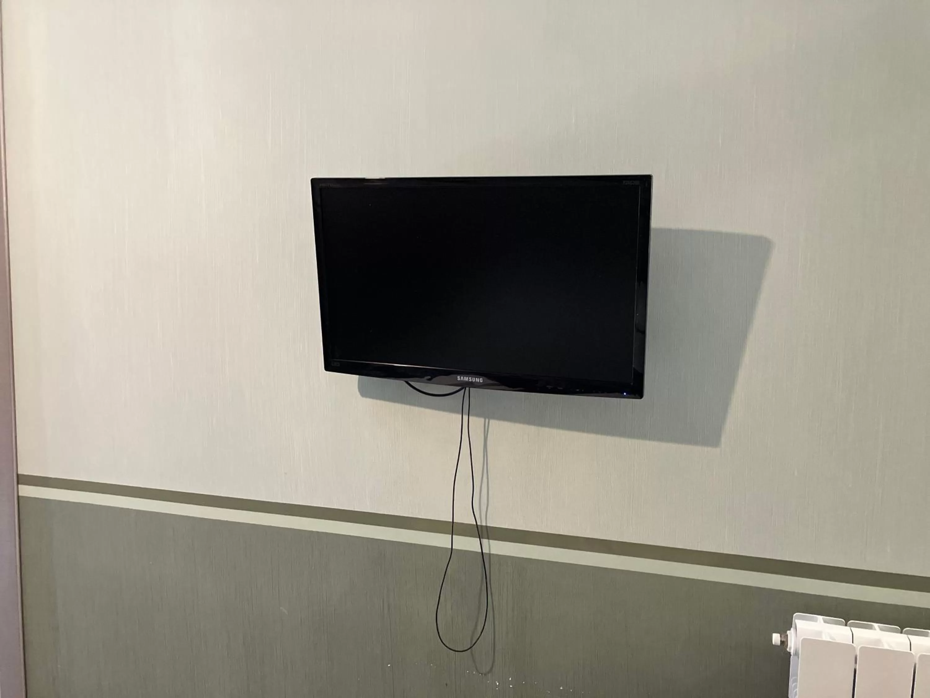 TV/Entertainment Center in Alma Megaris