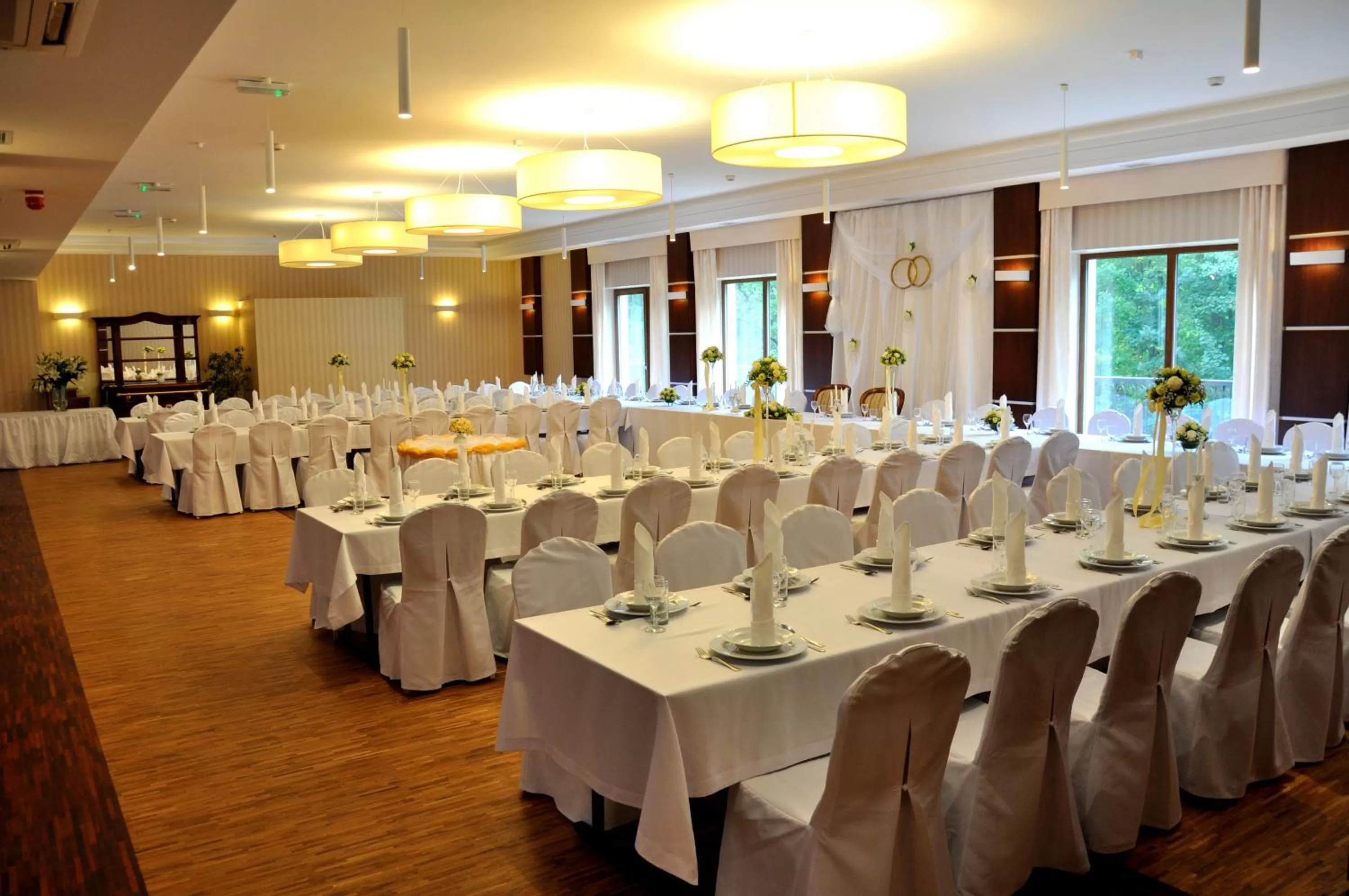 Restaurant/places to eat, Banquet Facilities in Hotel Mir-Jan SPA