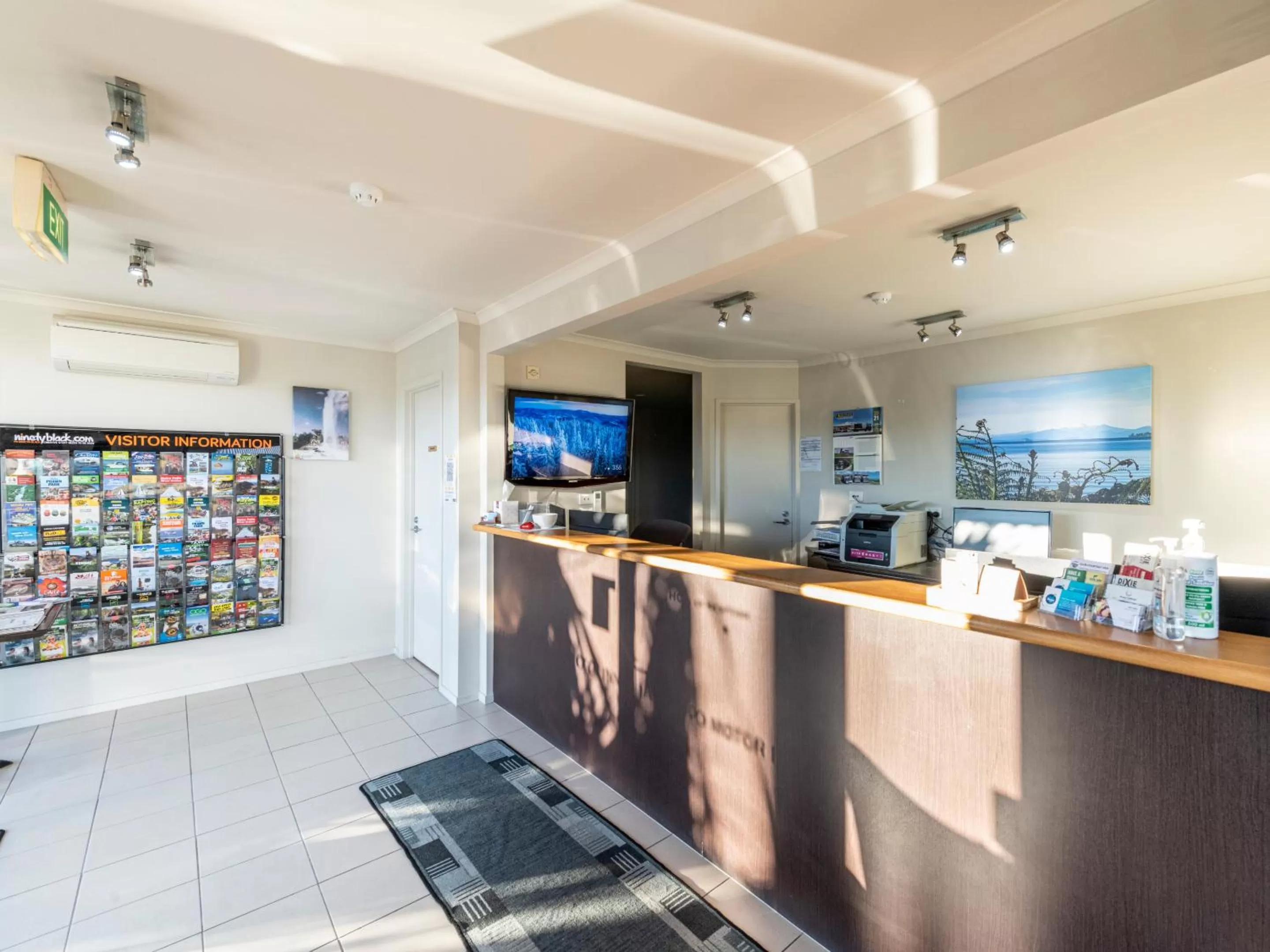 Lobby or reception in Lake Taupo Motor Inn