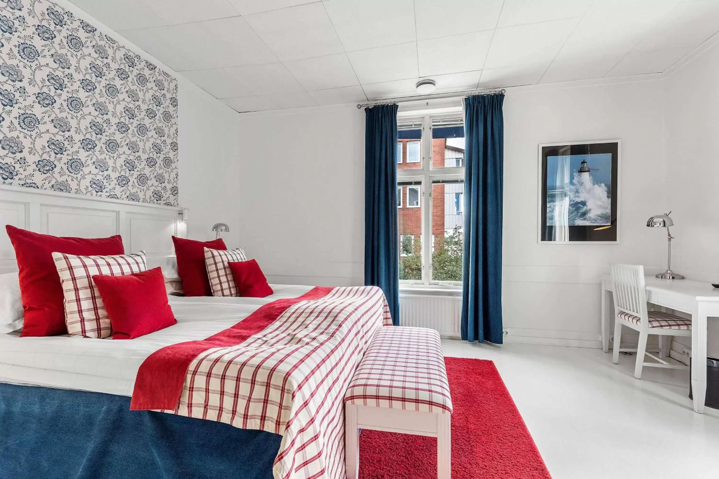 Suite with Two Single Beds in Best Western Plus Edward Hotel Suite with Two Single Beds in Best Western Plus Edward Hotel