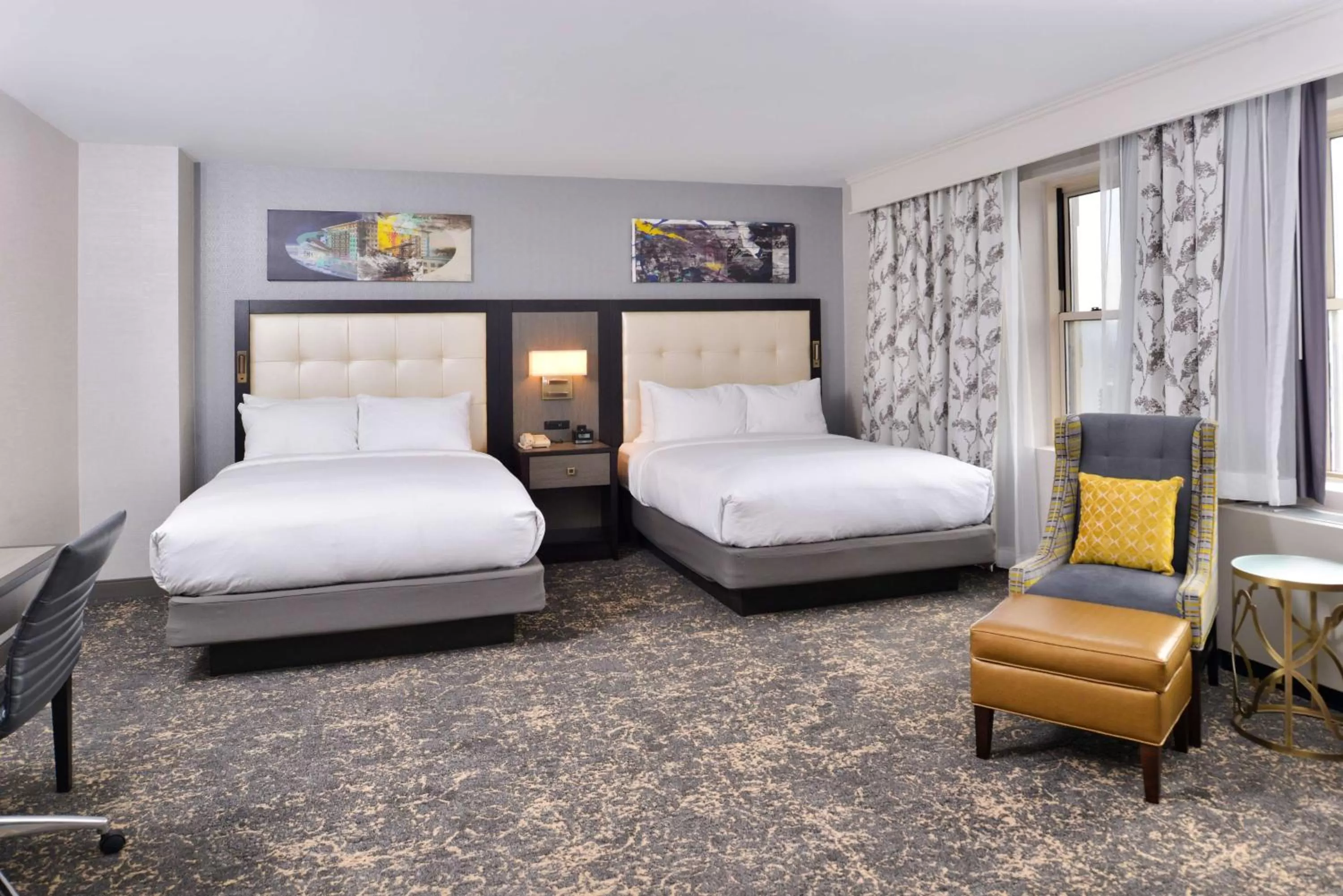 View (from property/room), Bed in DoubleTree by Hilton Utica