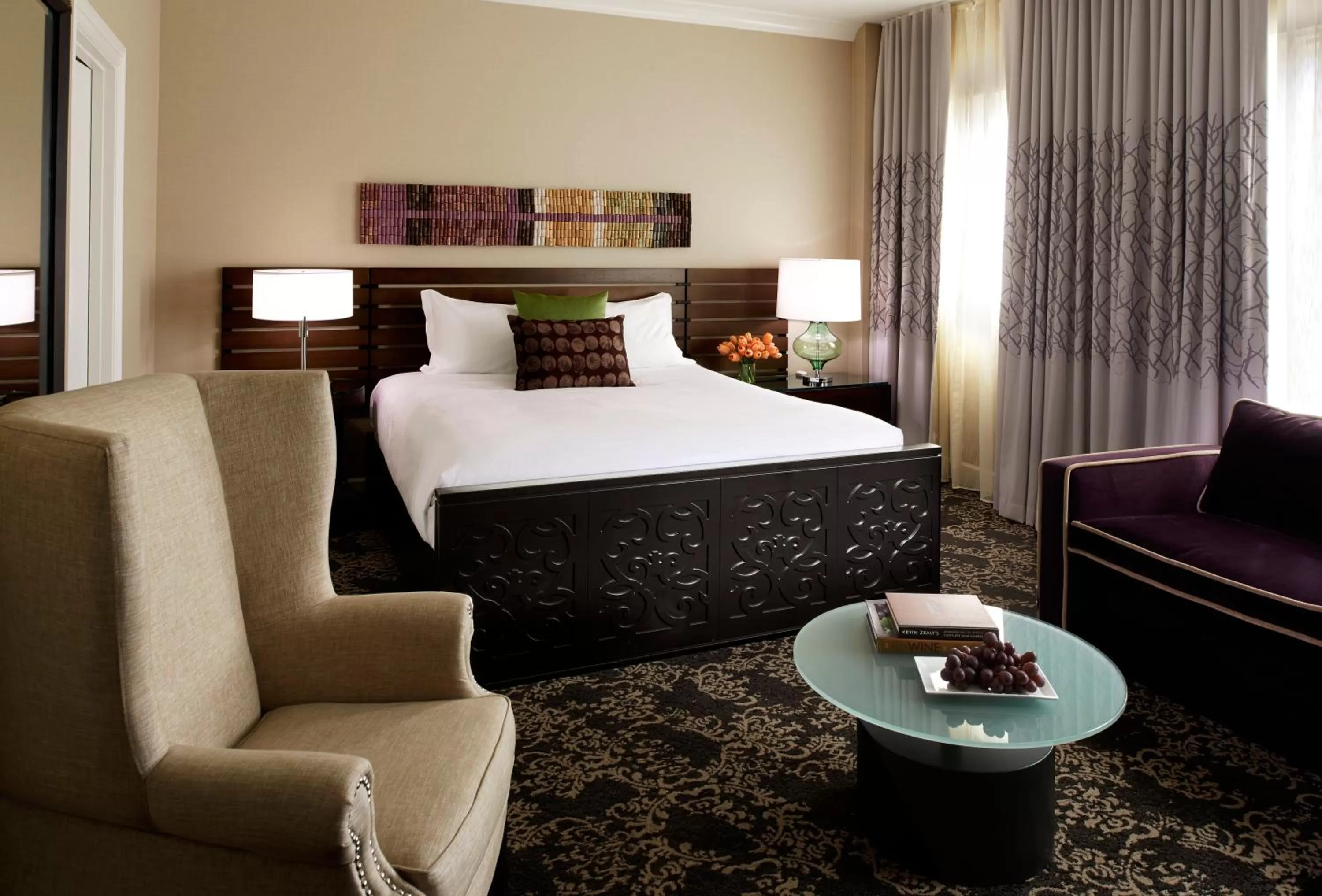 Photo of the whole room, Bed in Kimpton Hotel Vintage Seattle by IHG