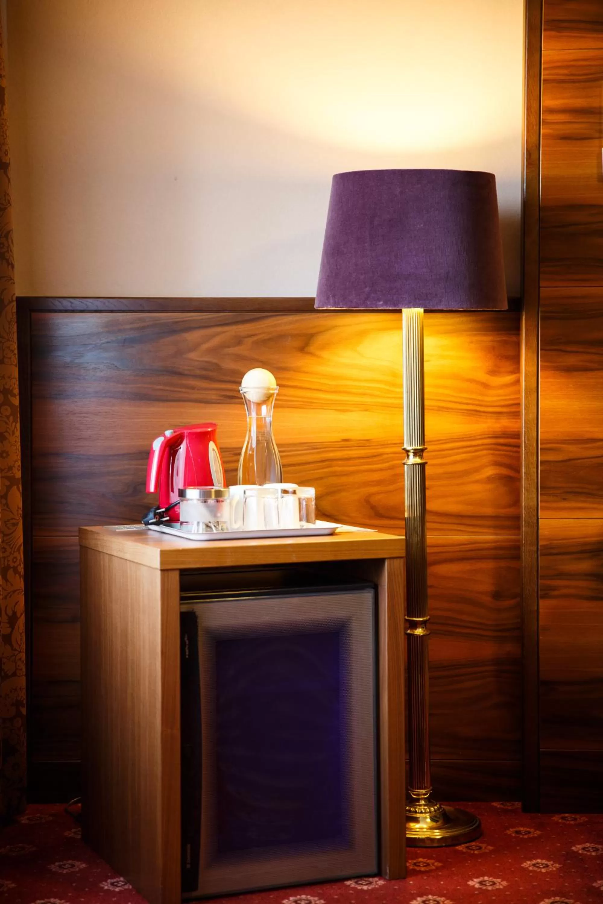 Coffee/tea facilities, TV/Entertainment Center in Hotel Salzburg