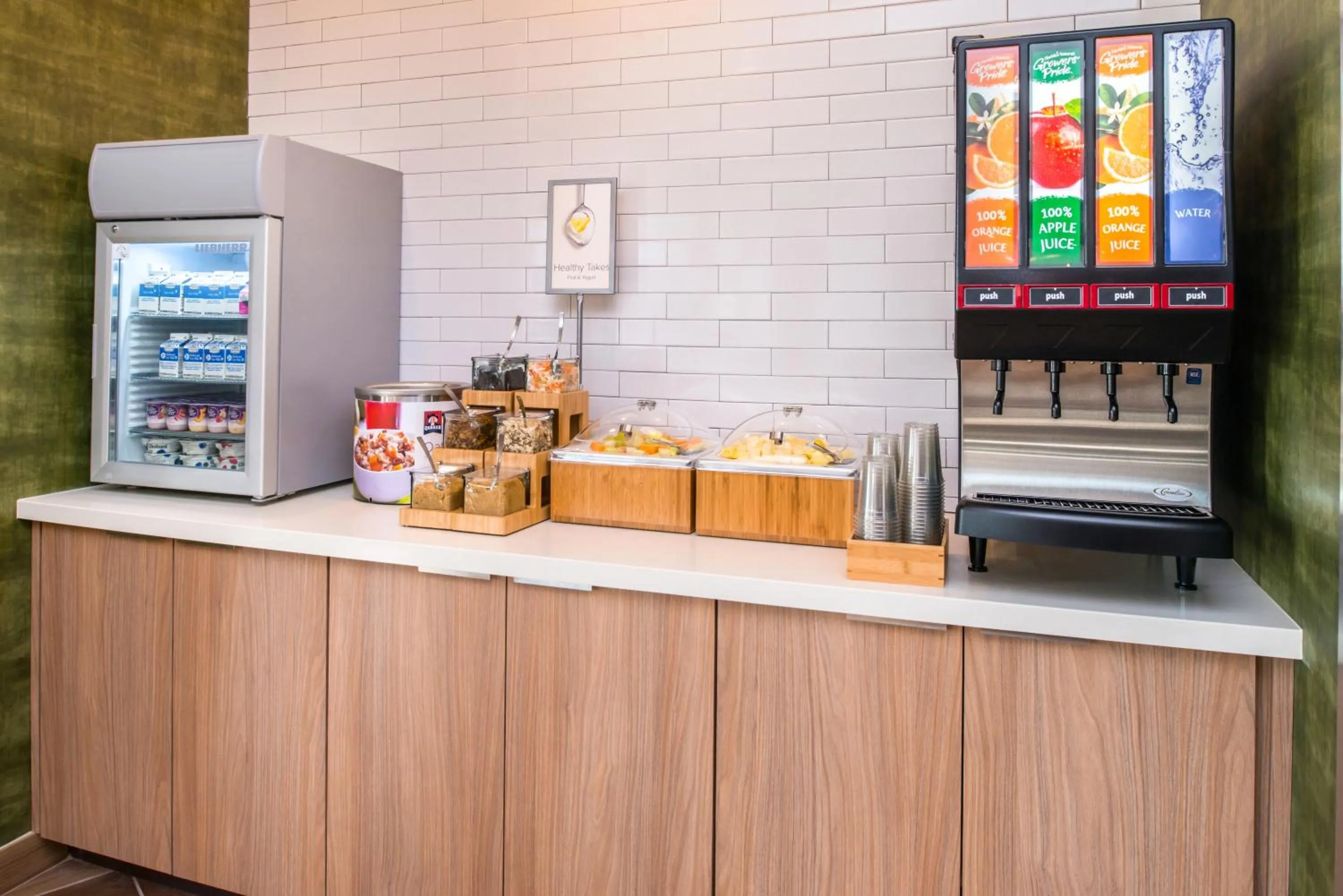 Breakfast in Fairfield Inn & Suites by Marriott Fort Worth Southwest at Cityview