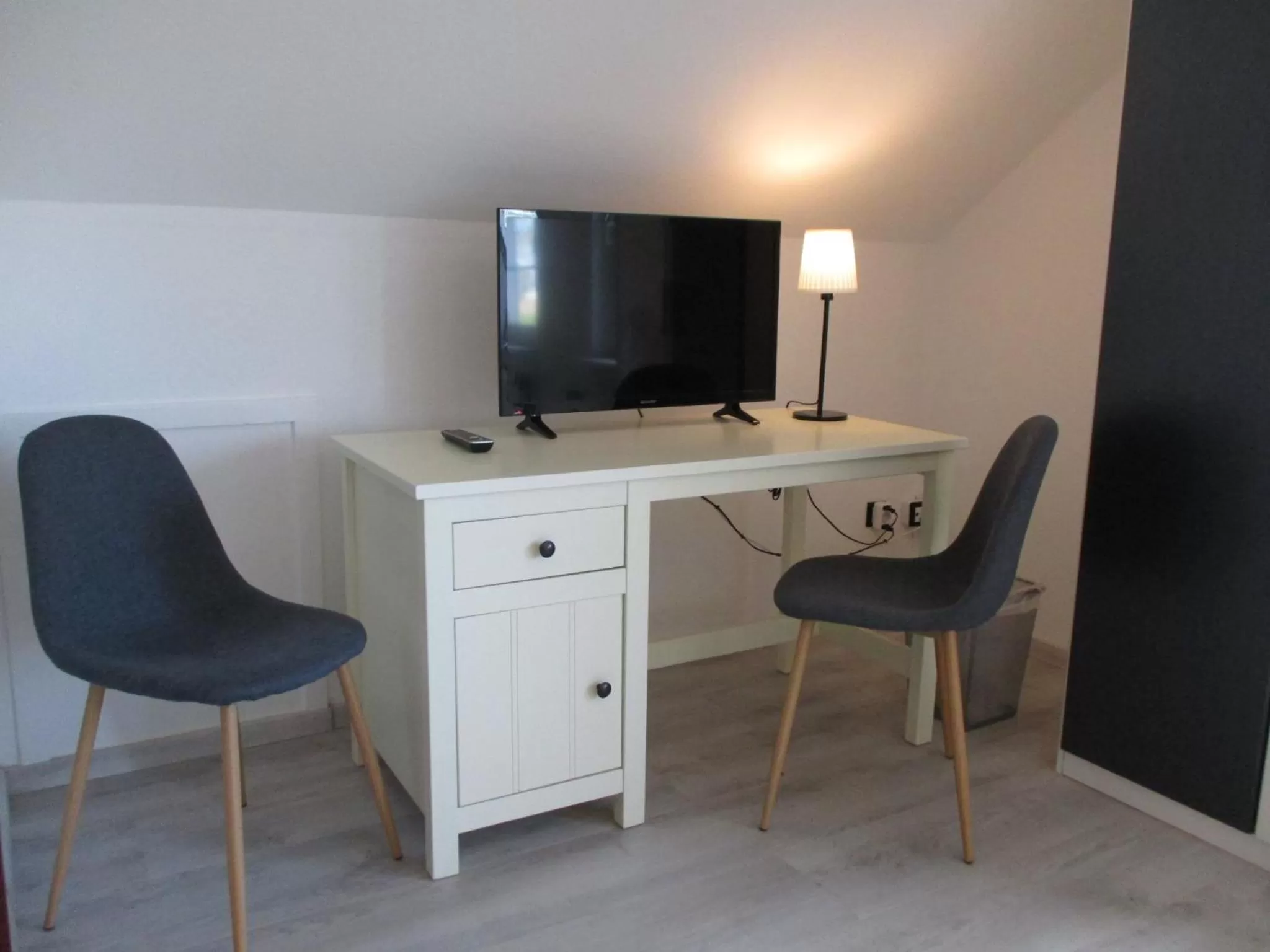 TV and multimedia in Best Pension