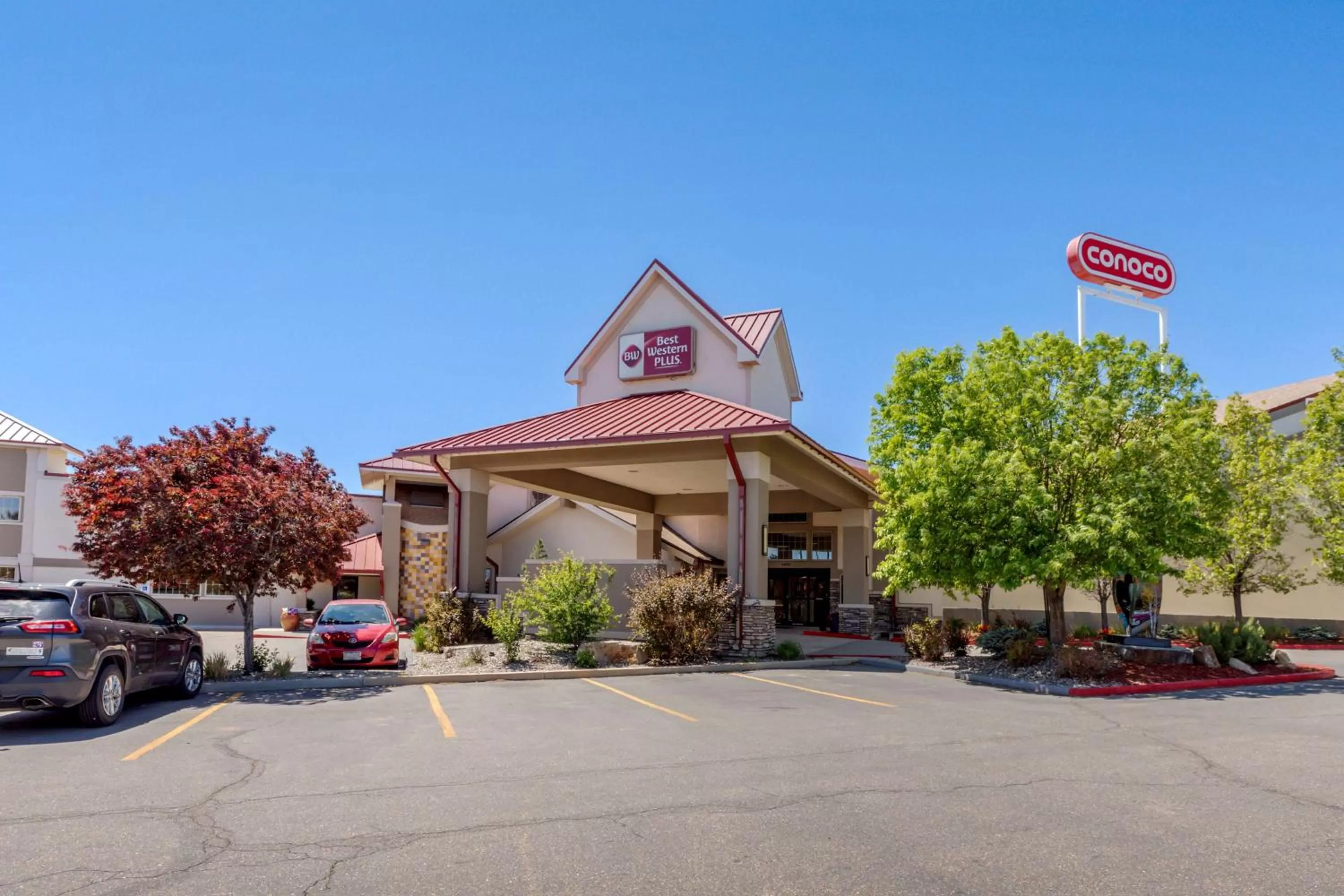 Property building in Best Western Plus Loveland Inn