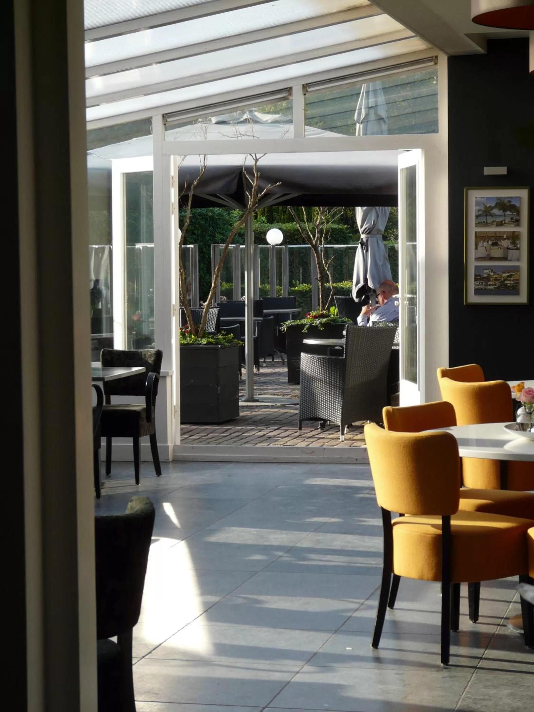 Lounge or bar in Hotel Oranjeoord