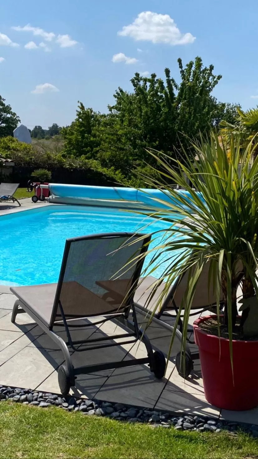 Pool view, Swimming Pool in Le Temps des Hôtes
