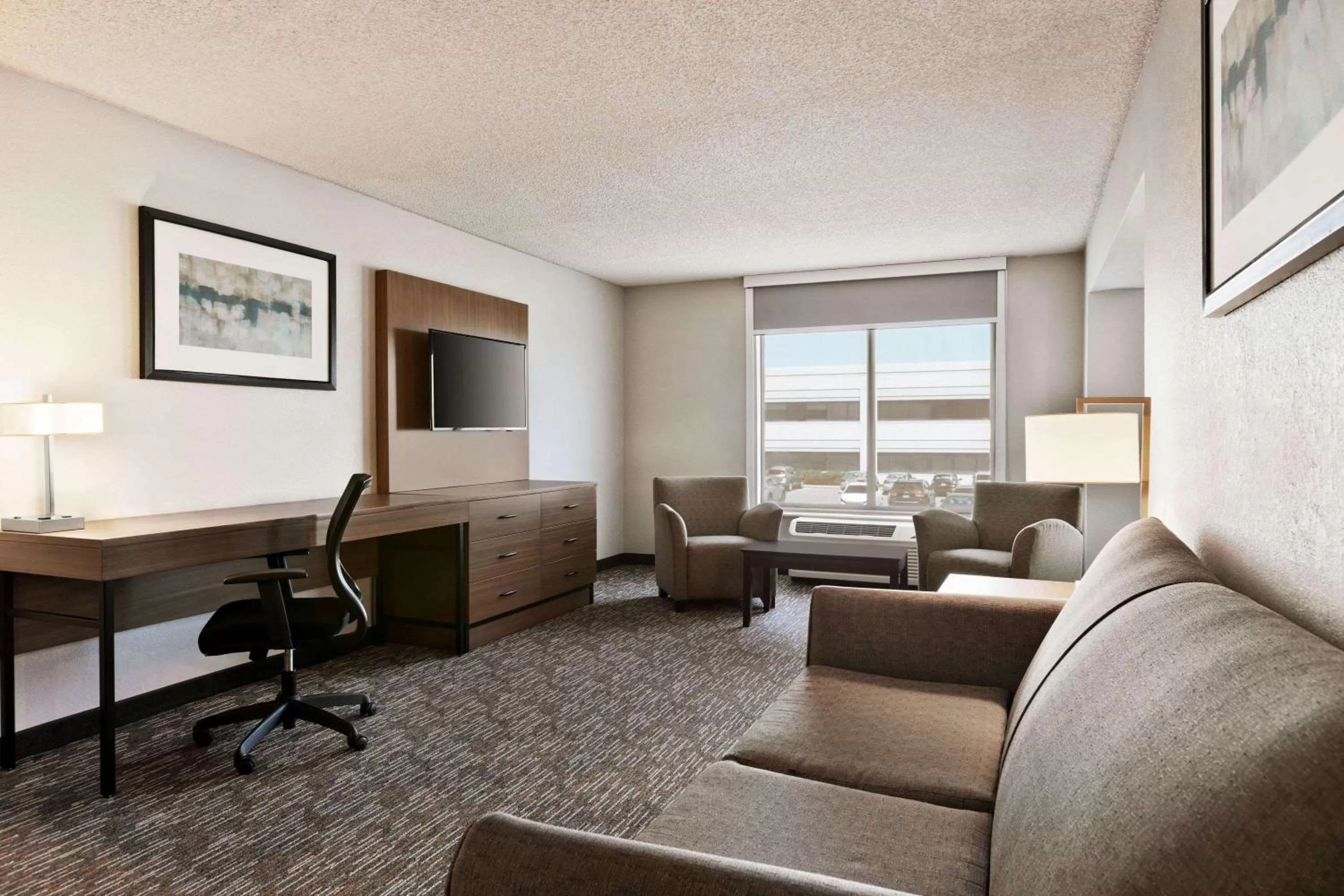 Photo of the whole room in Wingate by Wyndham Cincinnati Blue Ash