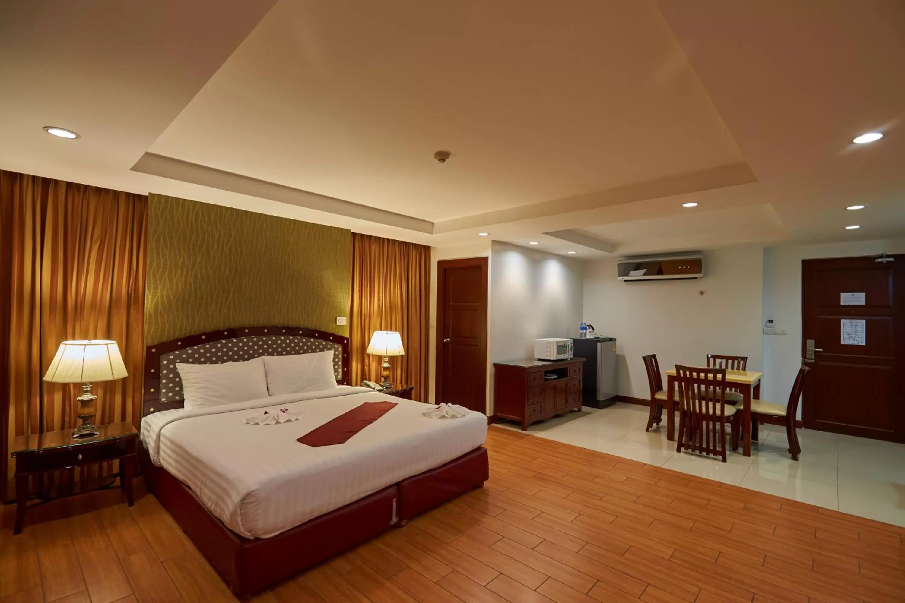 Coffee/tea facilities, Bed in Nana Hiso Hotel