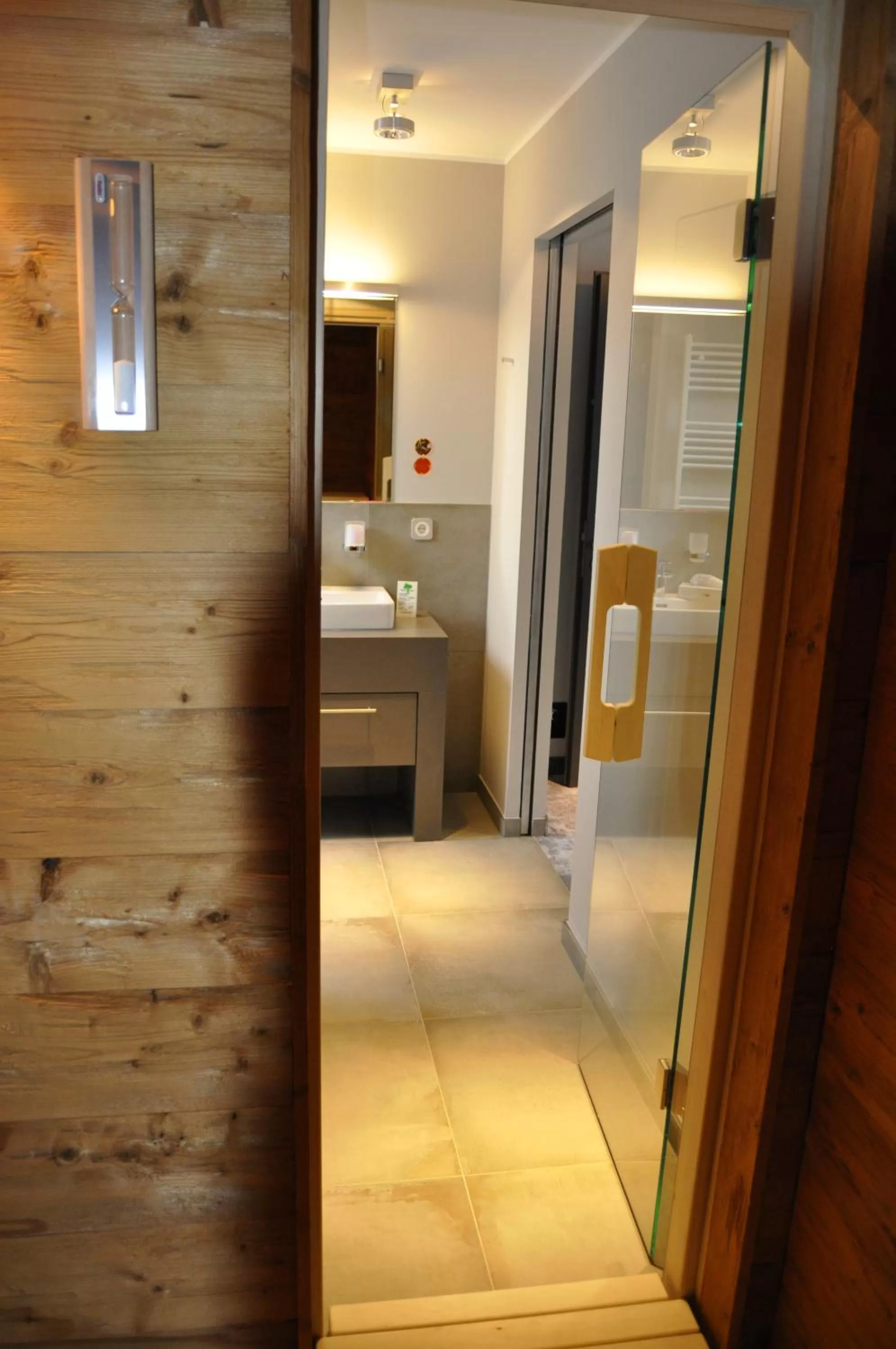 Photo of the whole room in StrandBerg's Designhotel Viktoria