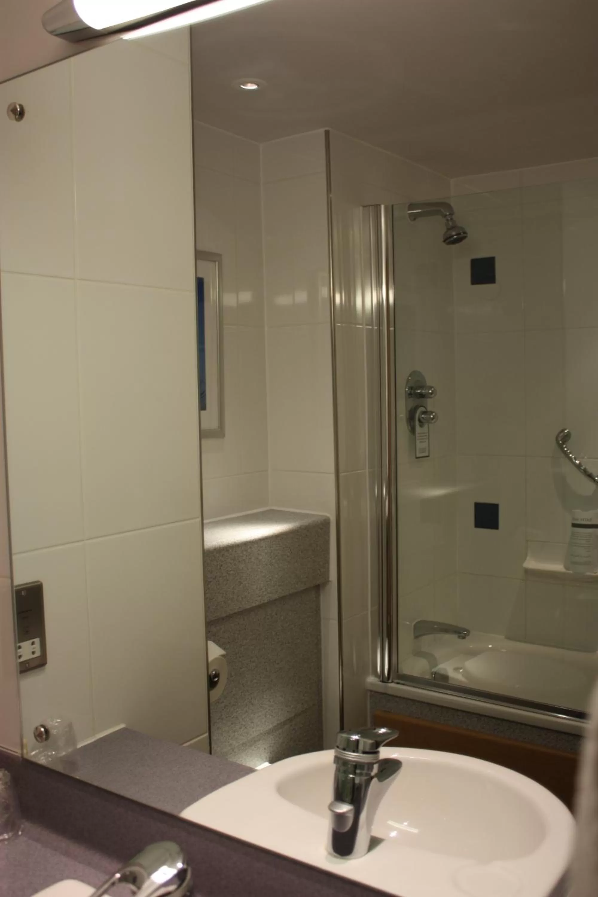 Property building, Bathroom in Alexandra House