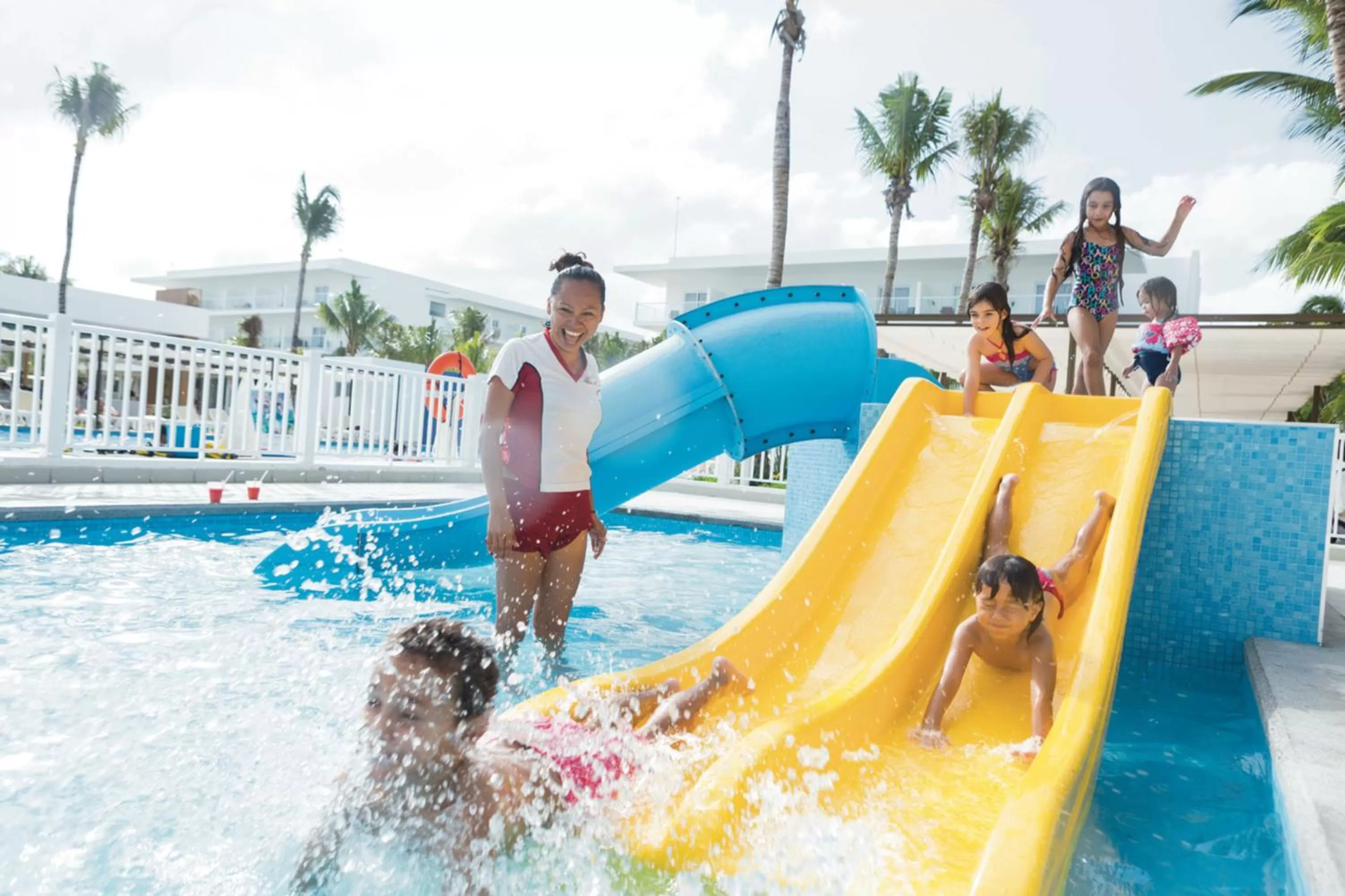 Swimming pool in Riu Playacar - All Inclusive