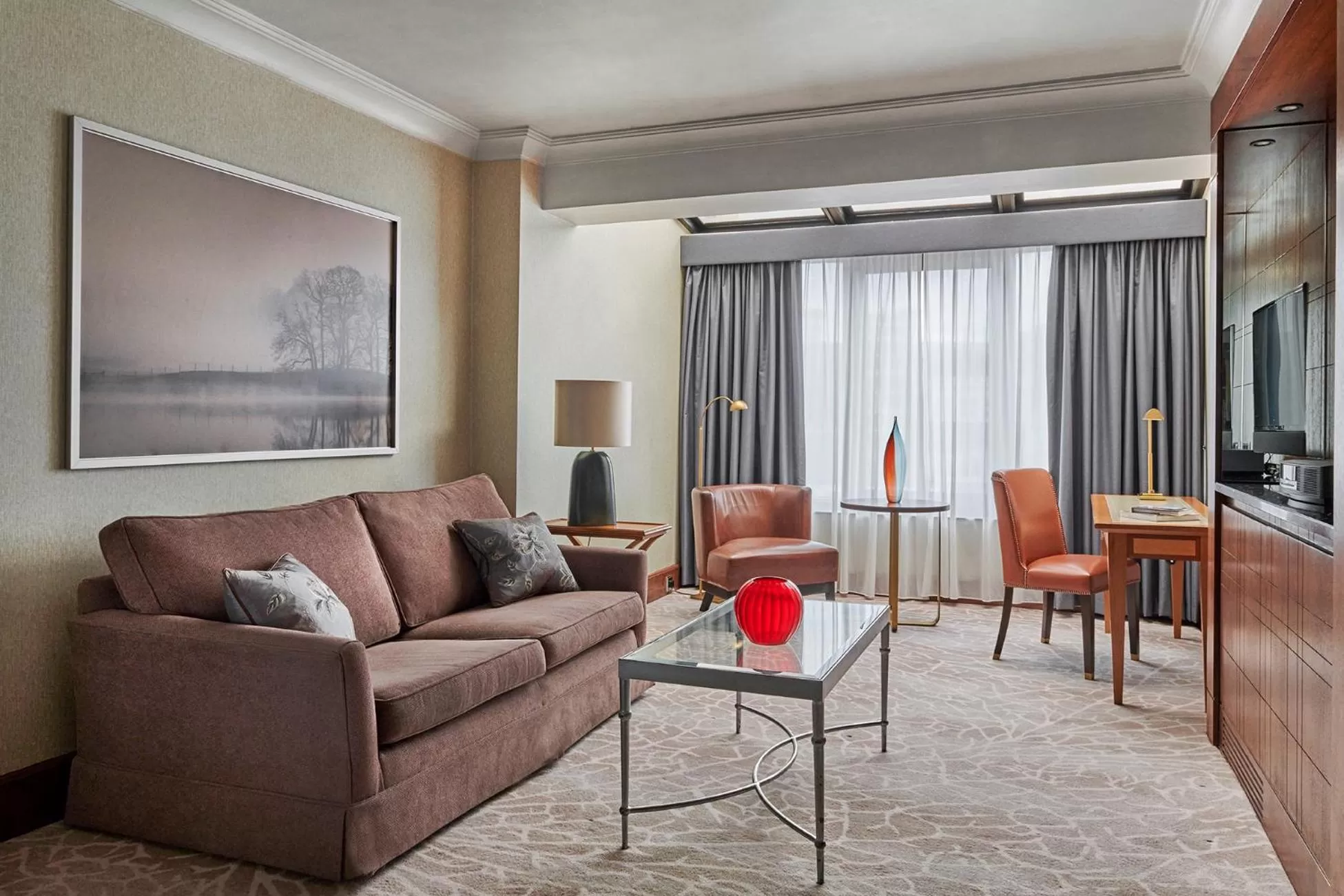 Living room in InterContinental London Park Lane by IHG