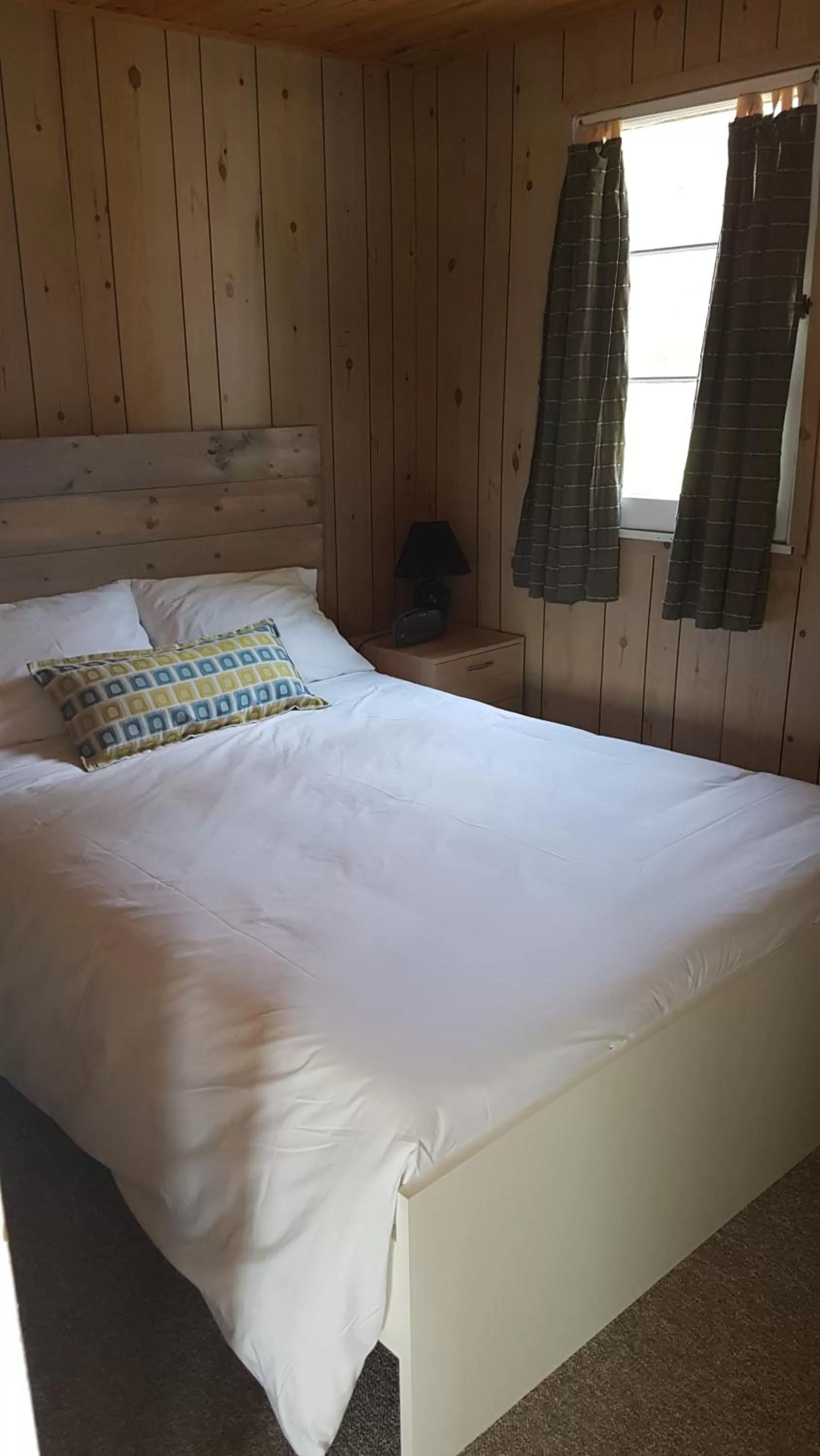Bedroom in Parkway Cottage Resort and Trading Post