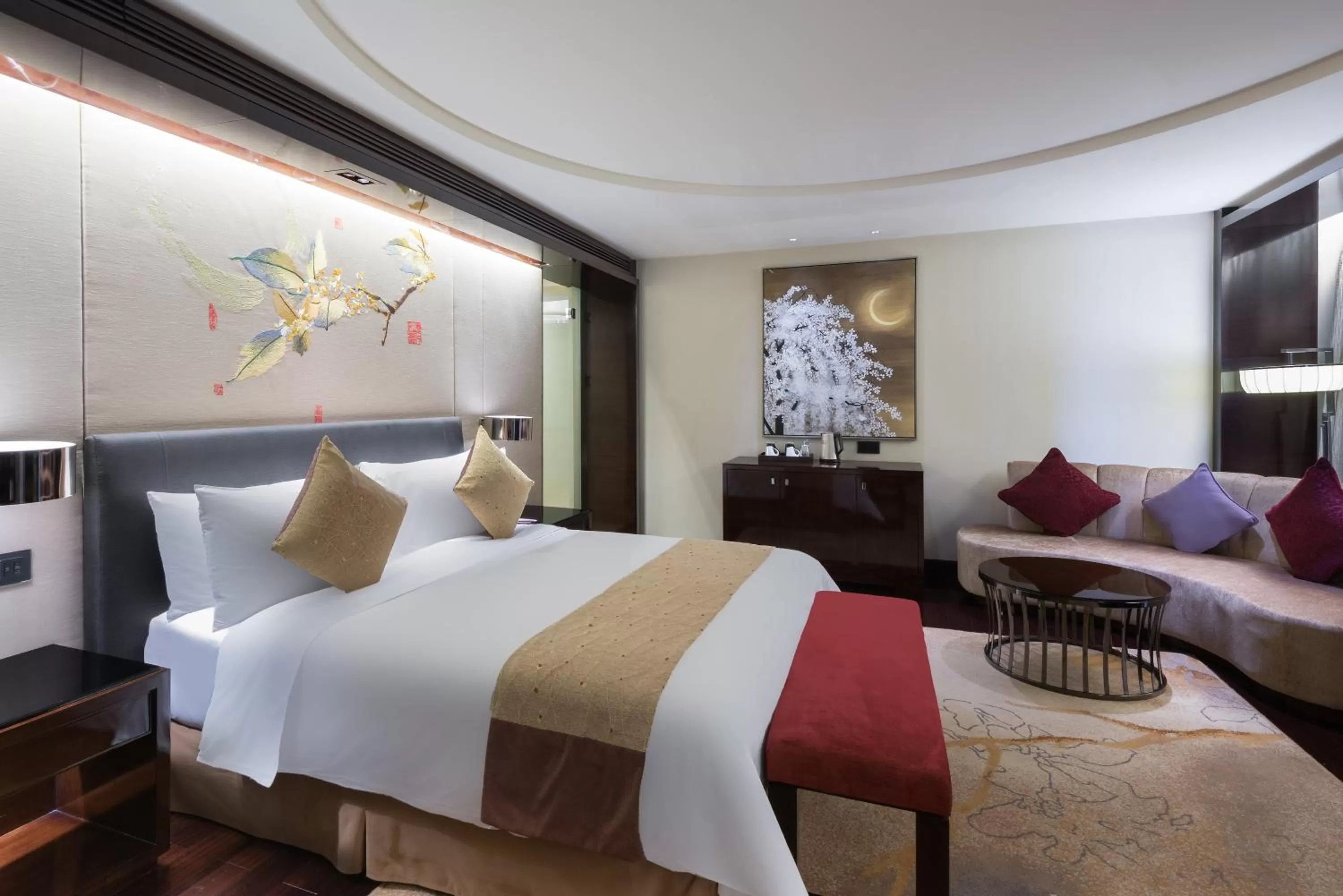 Photo of the whole room, Bed in Crowne Plaza Chengdu Panda Garden by IHG