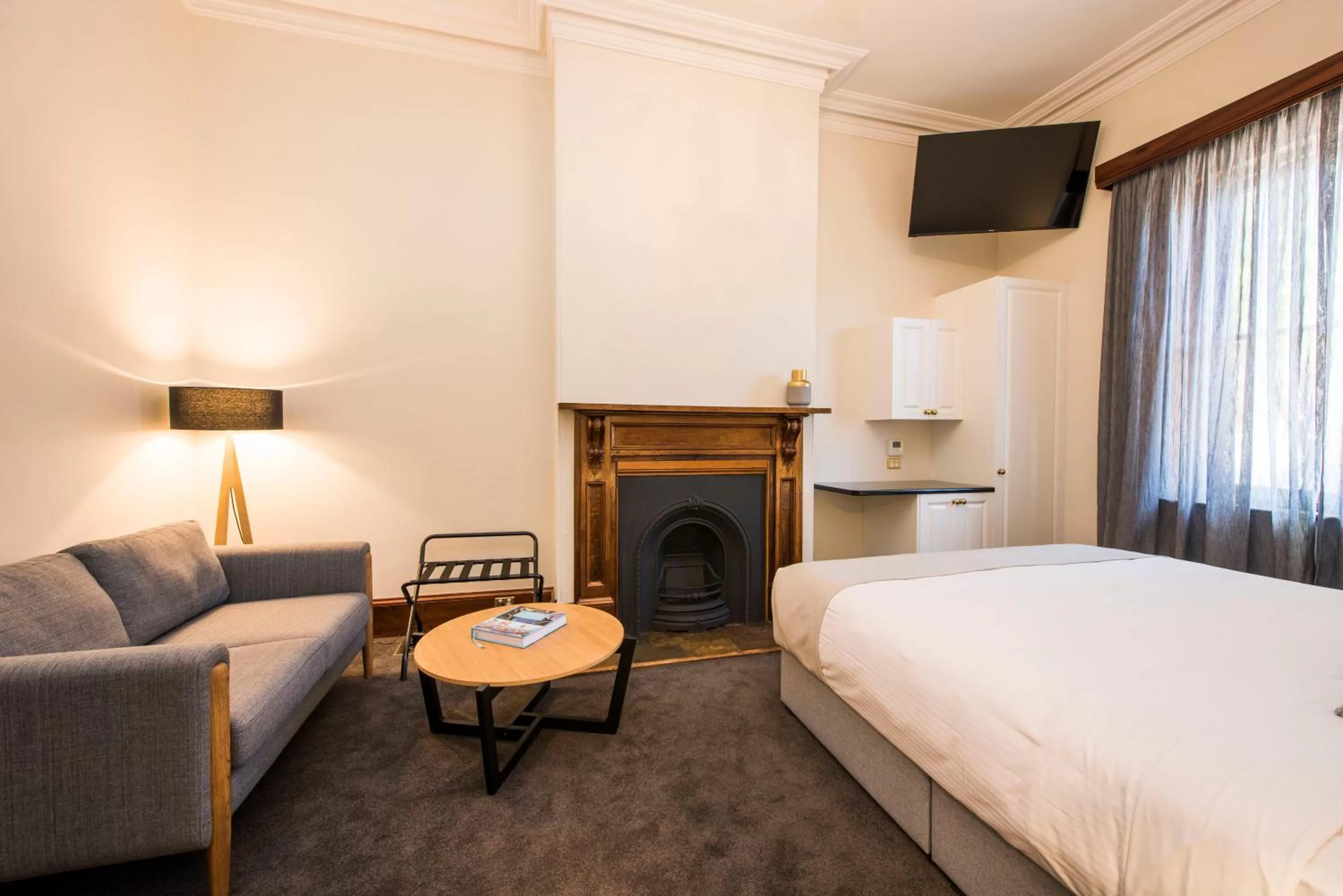 Photo of the whole room, Bed in The Parkview Hotel Mudgee