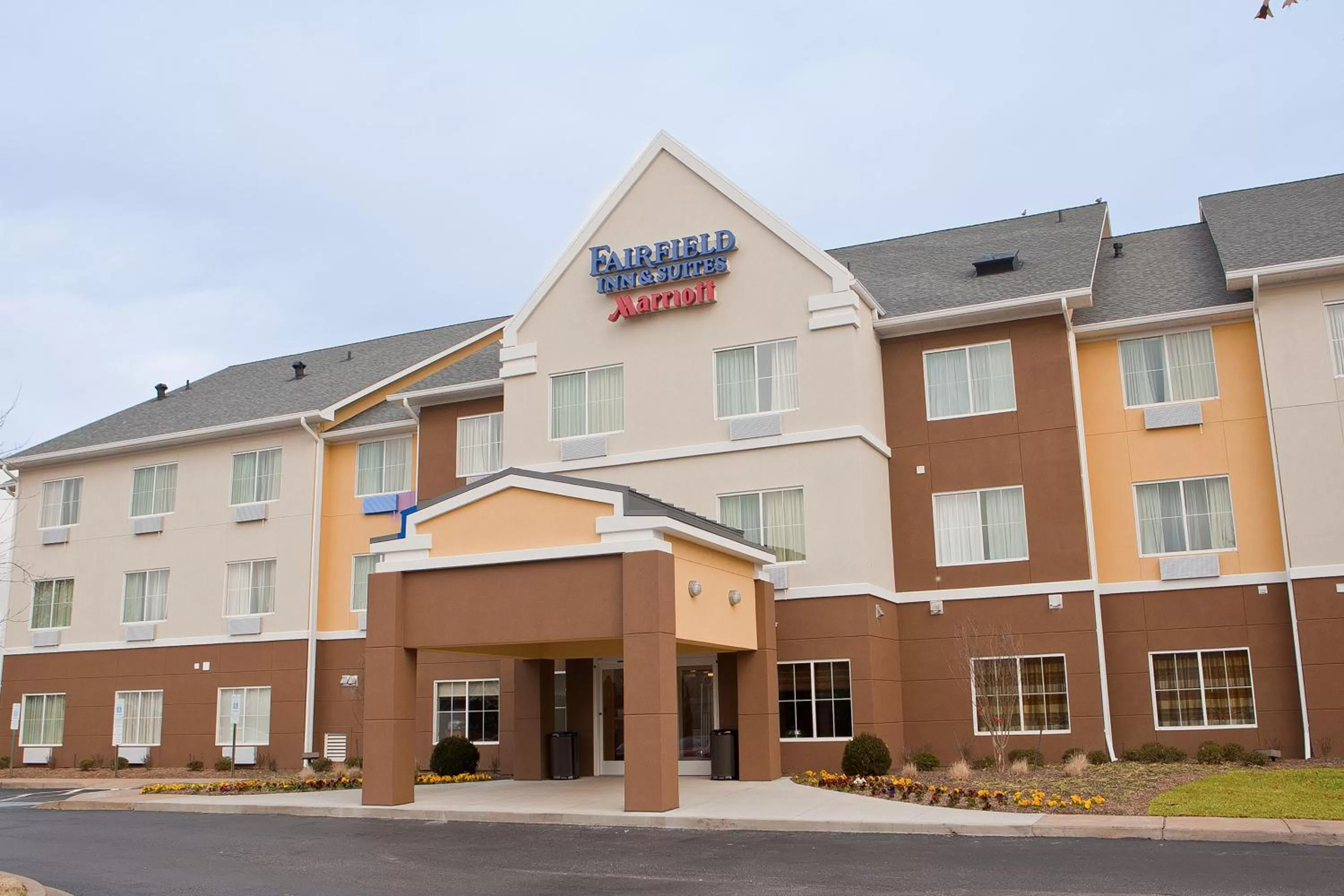 Property building in Fairfield Inn & Suites by Marriott Memphis East Galleria