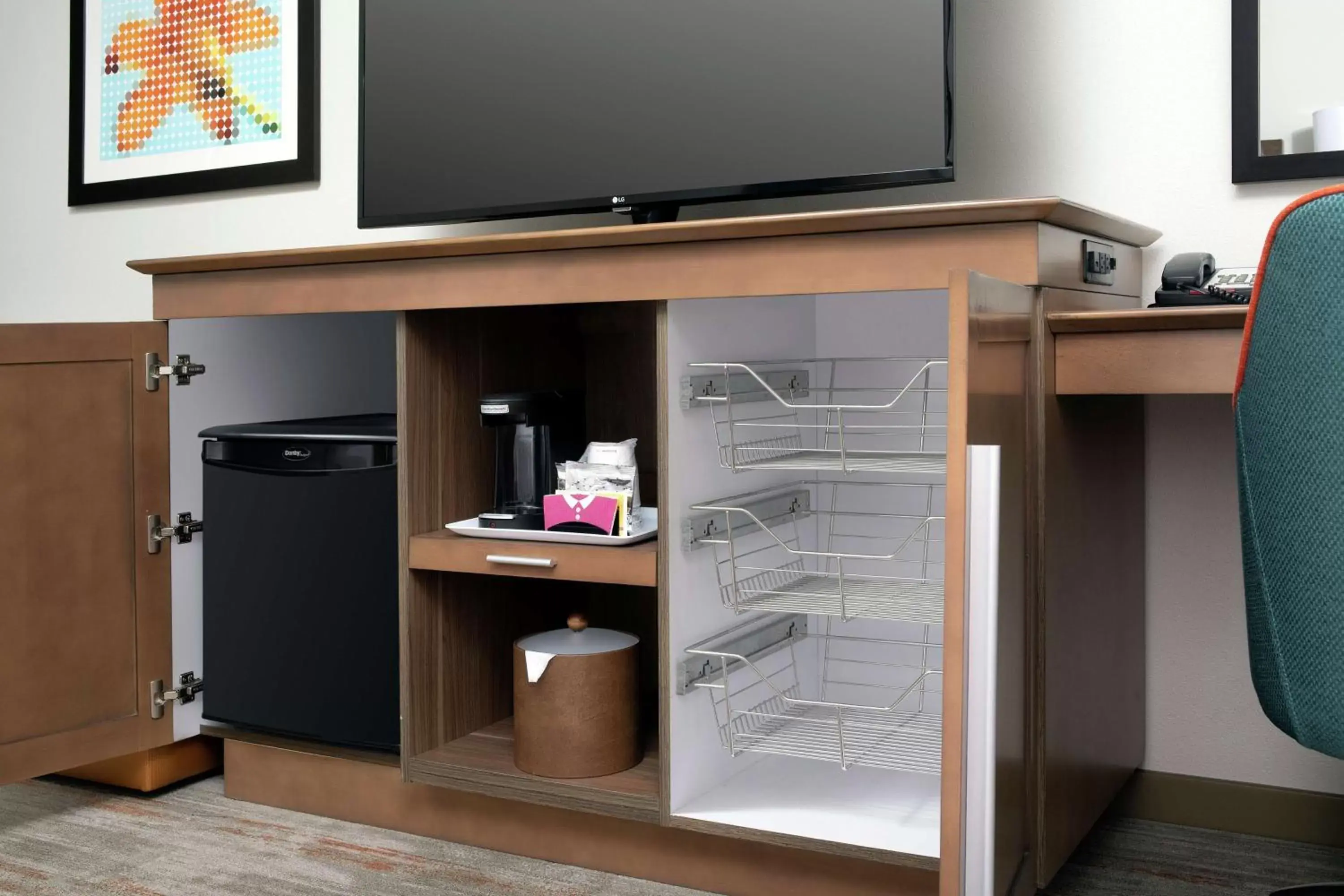 King Room - Hearing Access/Non-Smoking in Hampton Inn Denver Tech Center South King Room - Hearing Access/Non-Smoking in Hampton Inn Denver Tech Center South