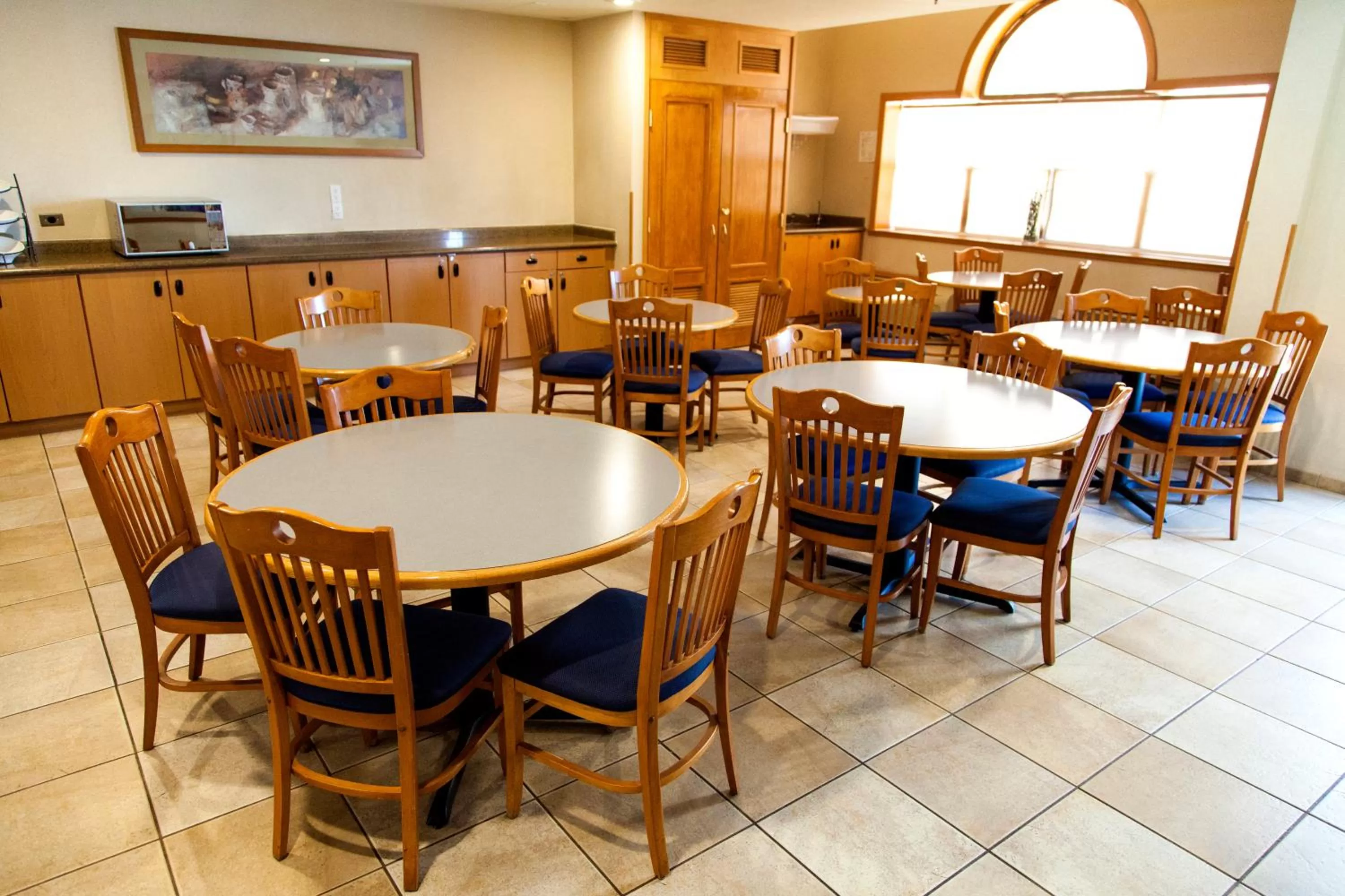 Restaurant/places to eat in Microtel Inn & Suites by Wyndham Chihuahua