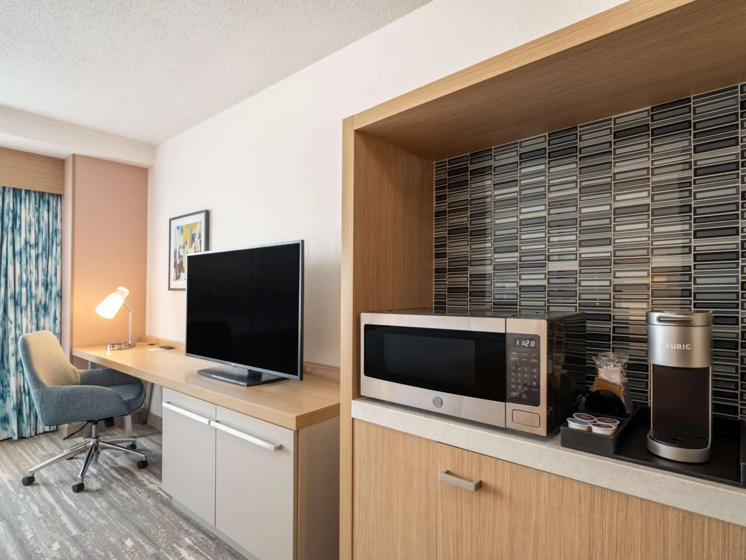 Bedroom in Hilton Garden Inn Toledo Downtown