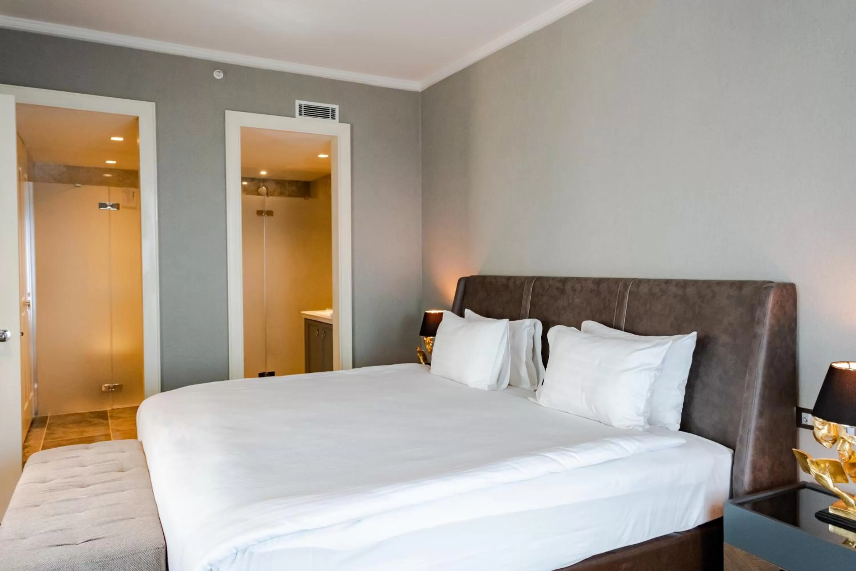 Bed in Windsor Hotel & Convention Center Istanbul