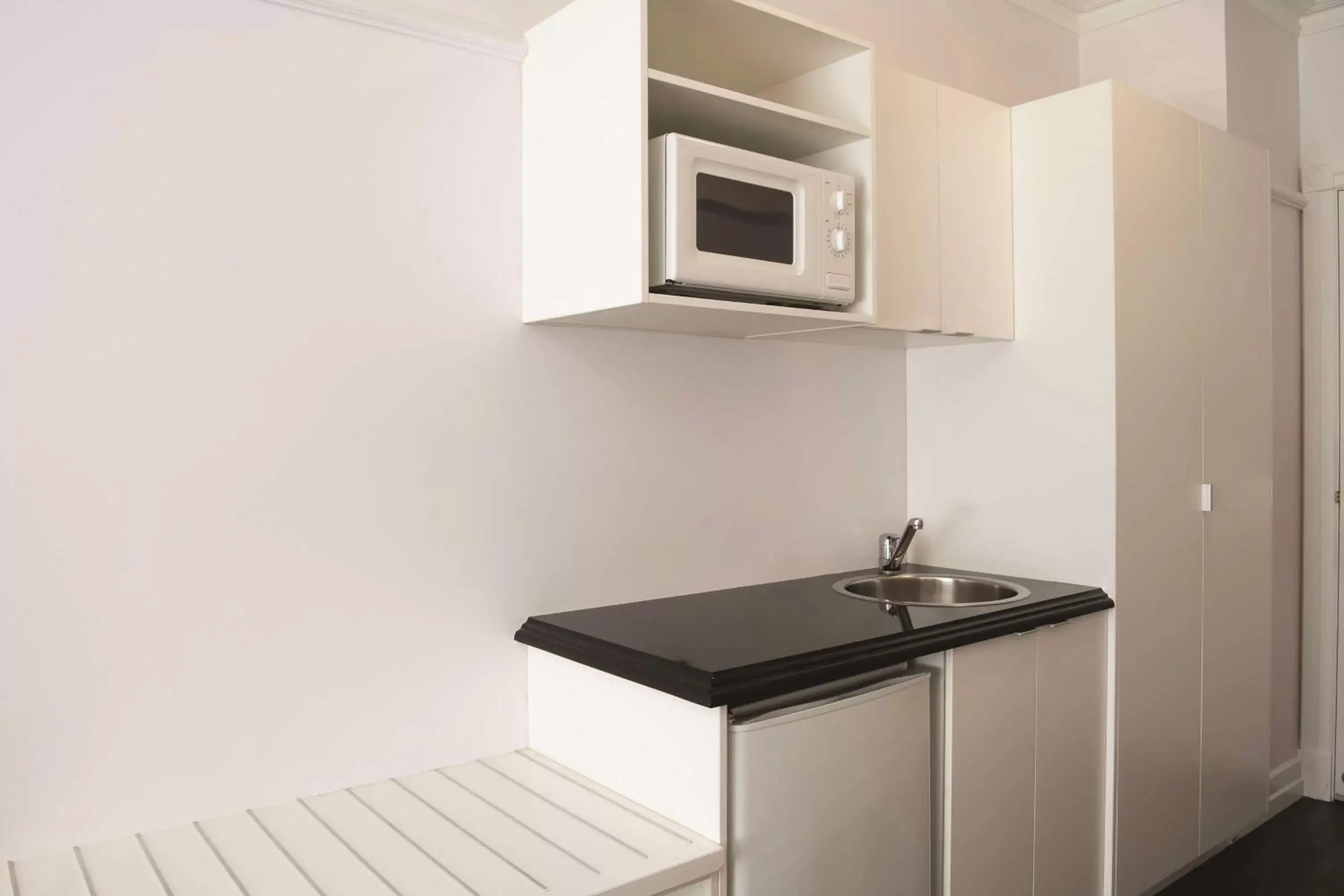 Double or Twin Studio in Adina Apartment Hotel Brisbane Anzac Square Double or Twin Studio in Adina Apartment Hotel Brisbane Anzac Square