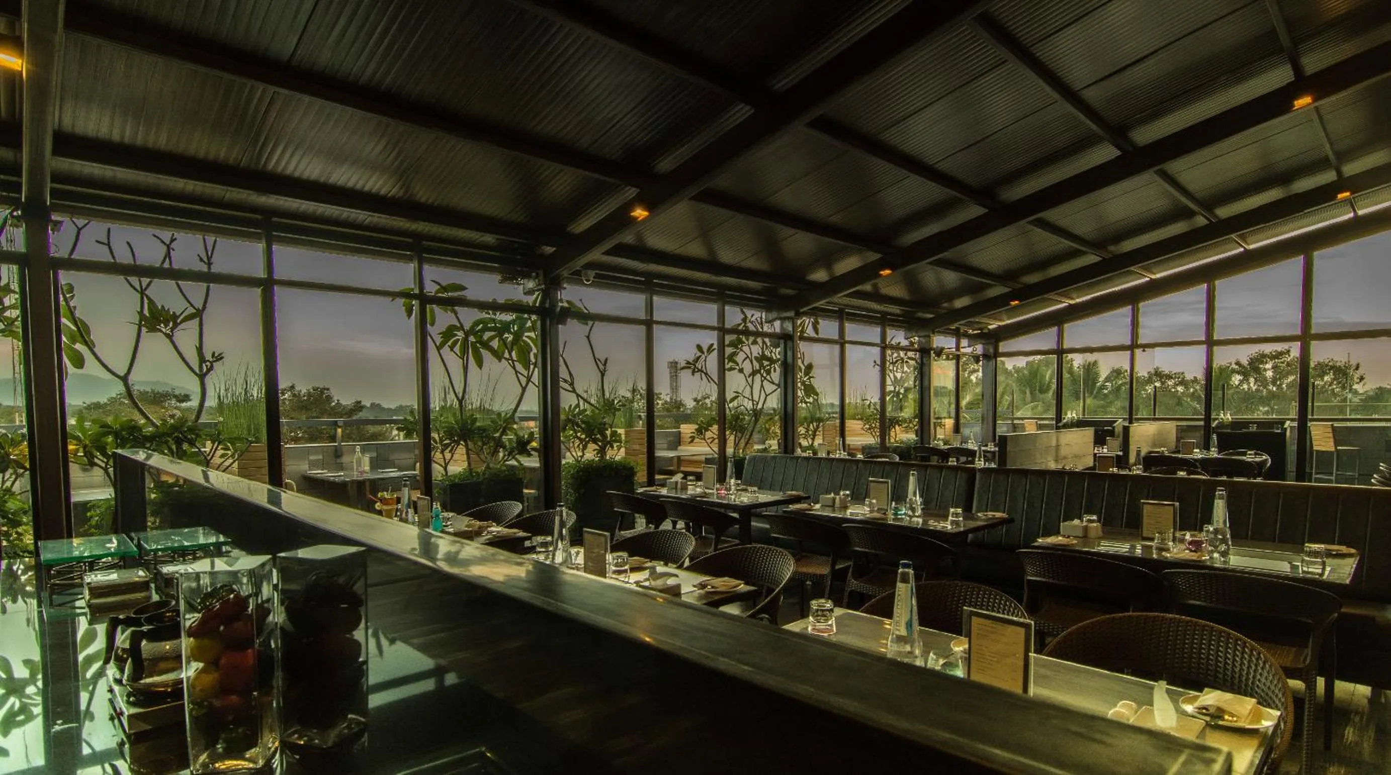 Restaurant/places to eat in Roopa Elite