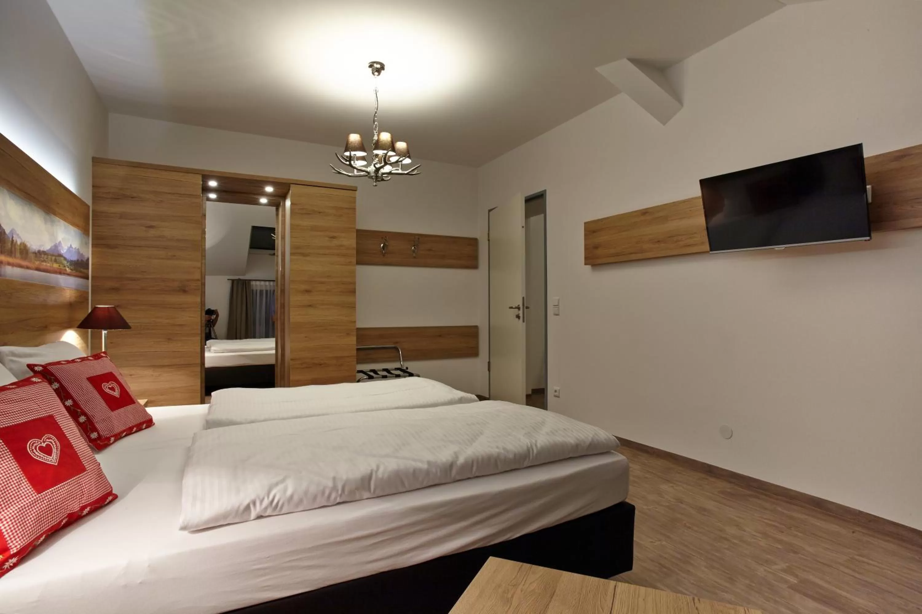 Photo of the whole room, Bed in Hotel Sauerlacher Post