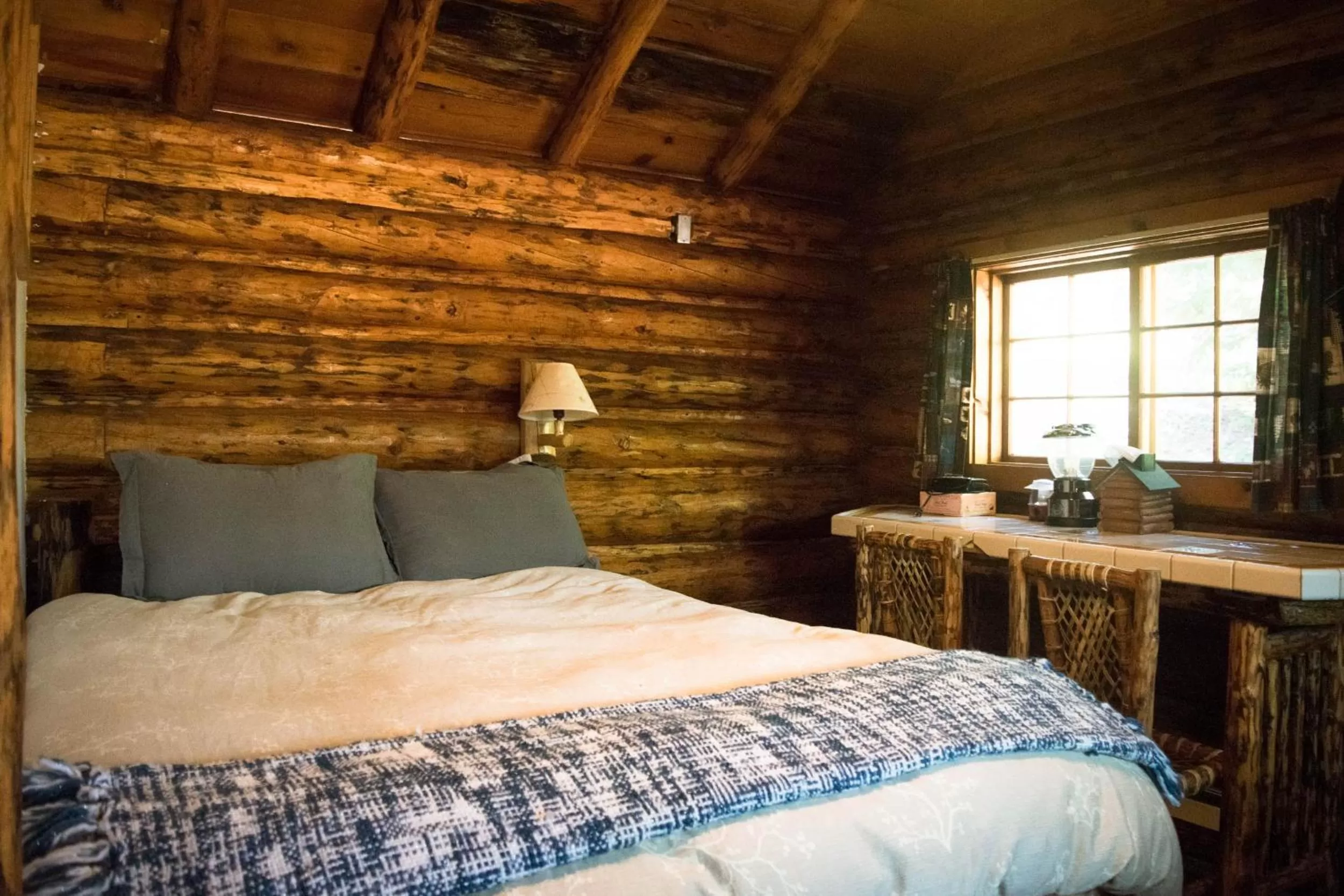 Bed in Silver Gate Lodging