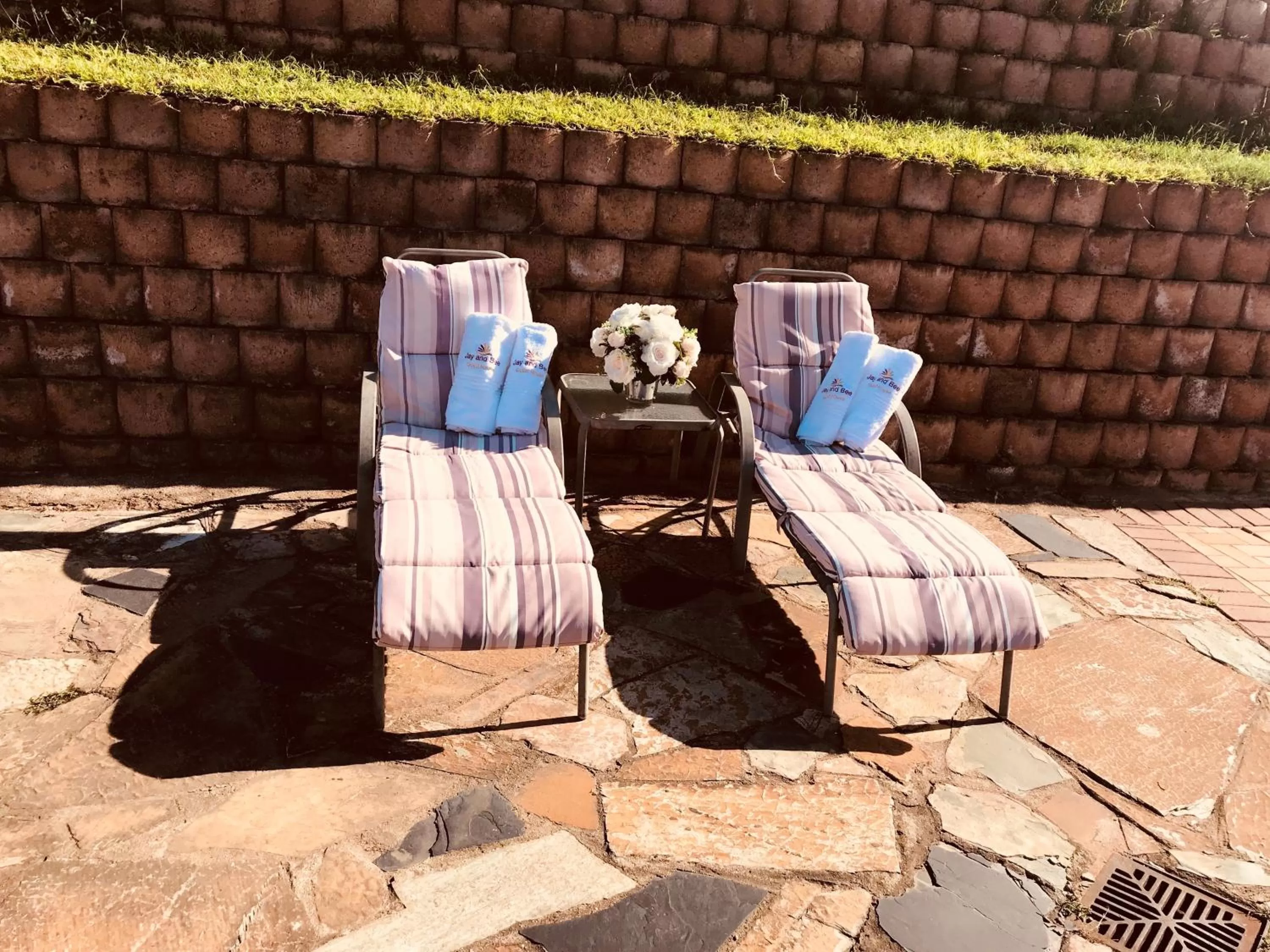 Jay and Bee Guesthouse