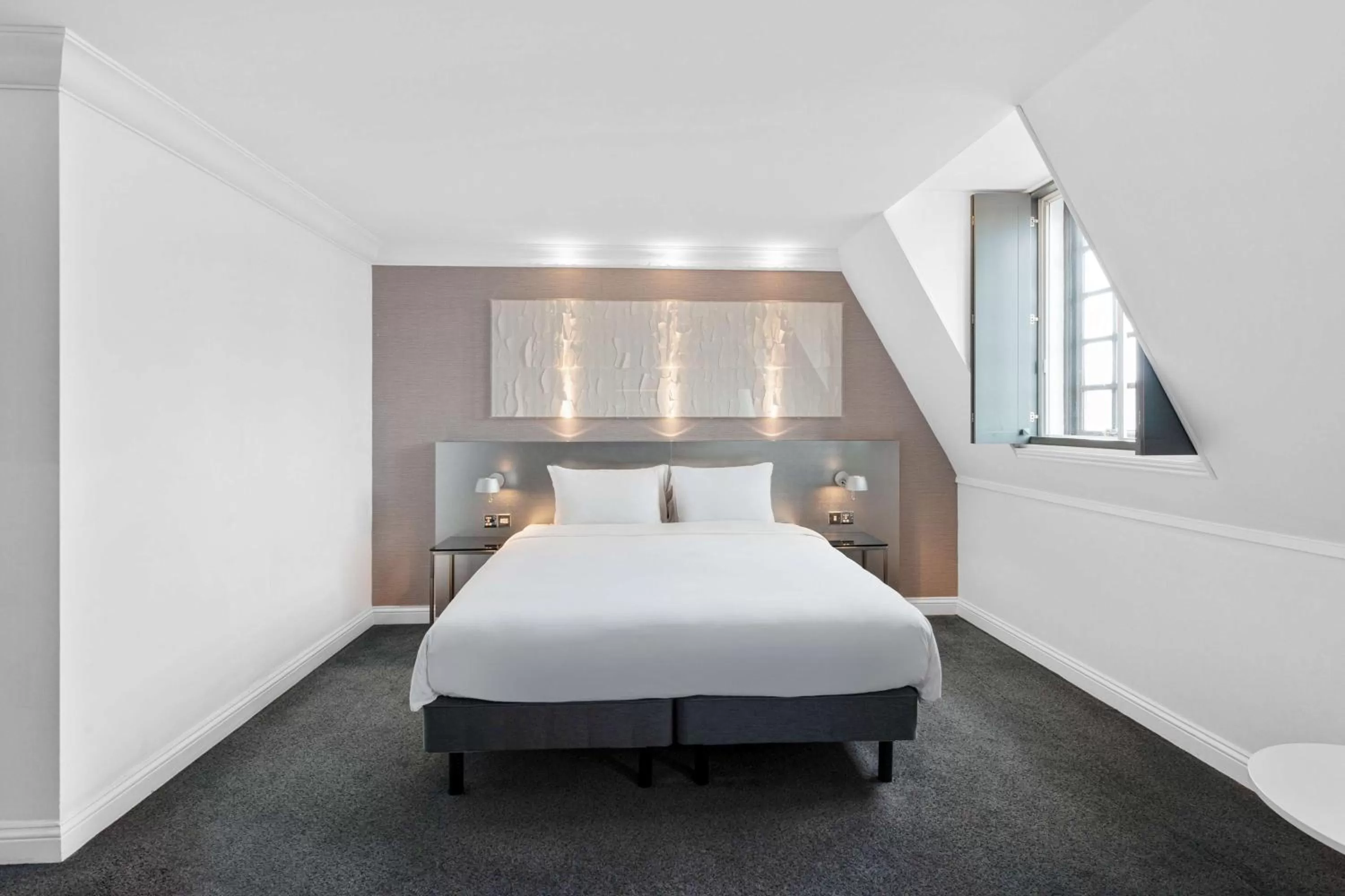 Bed in Radisson Blu Hotel, Leeds City Centre