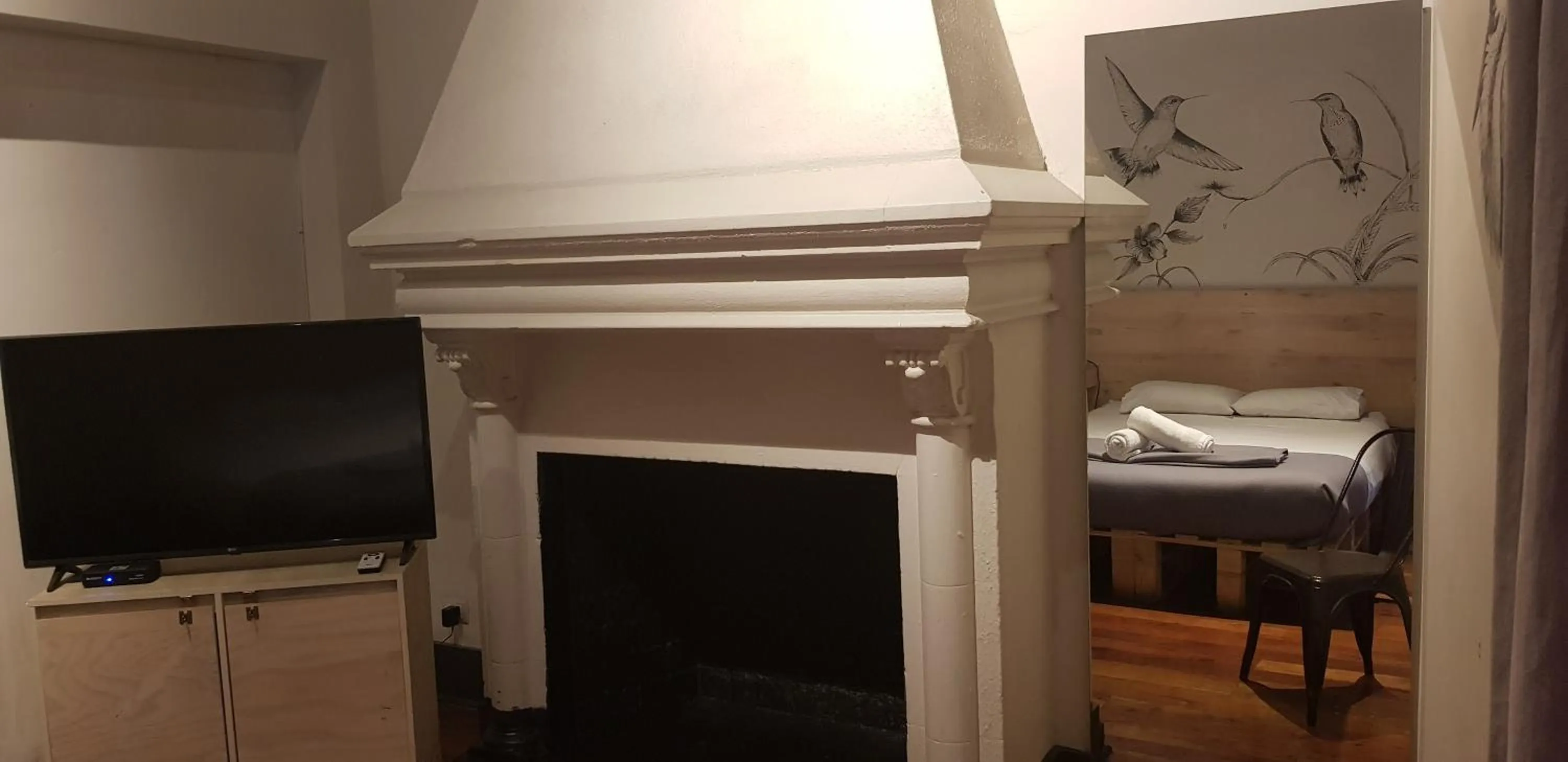 Decorative detail, Bed in Hostel Boutique Merced 88