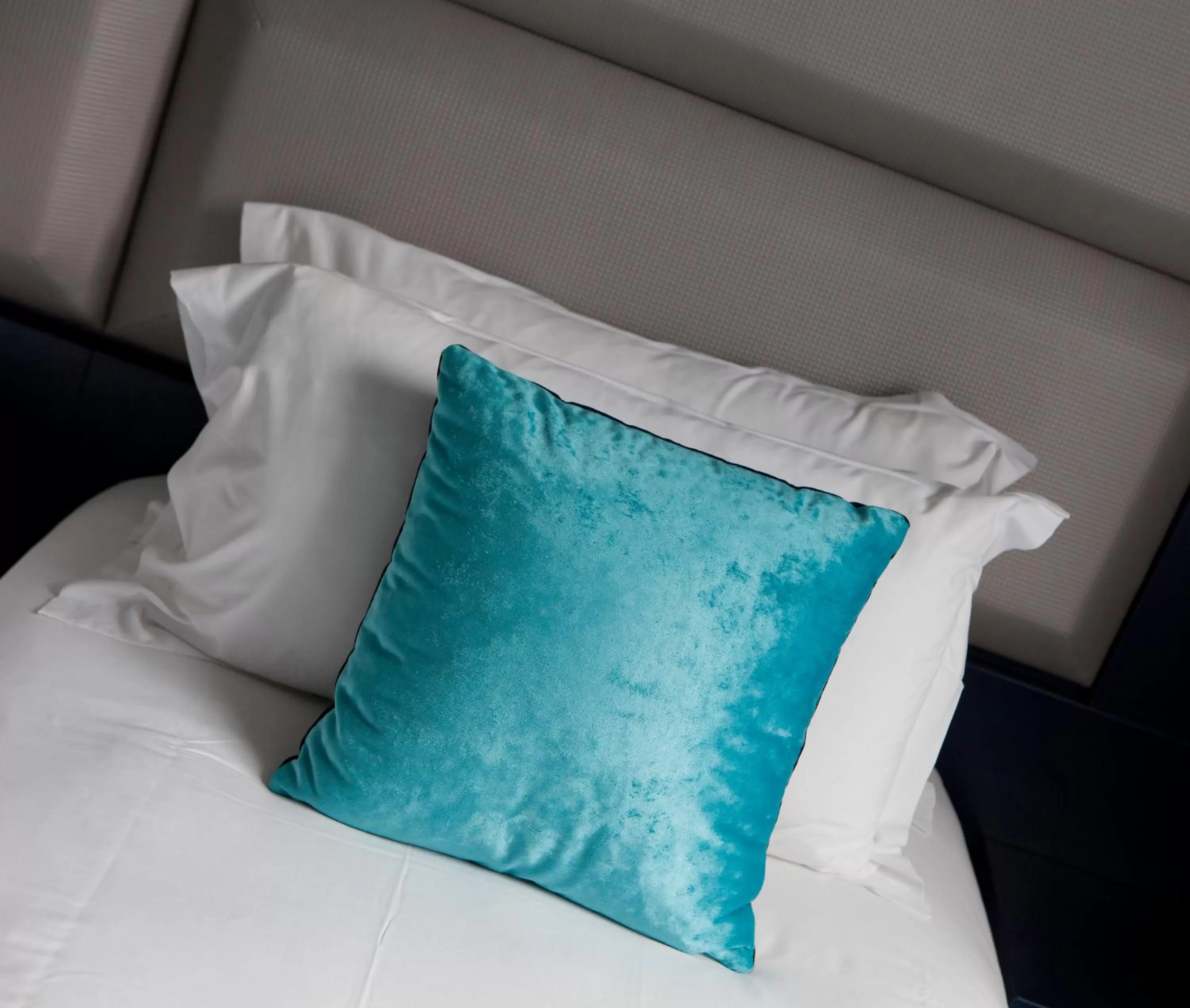 Photo of the whole room, Bed in Prince Albert Montmartre