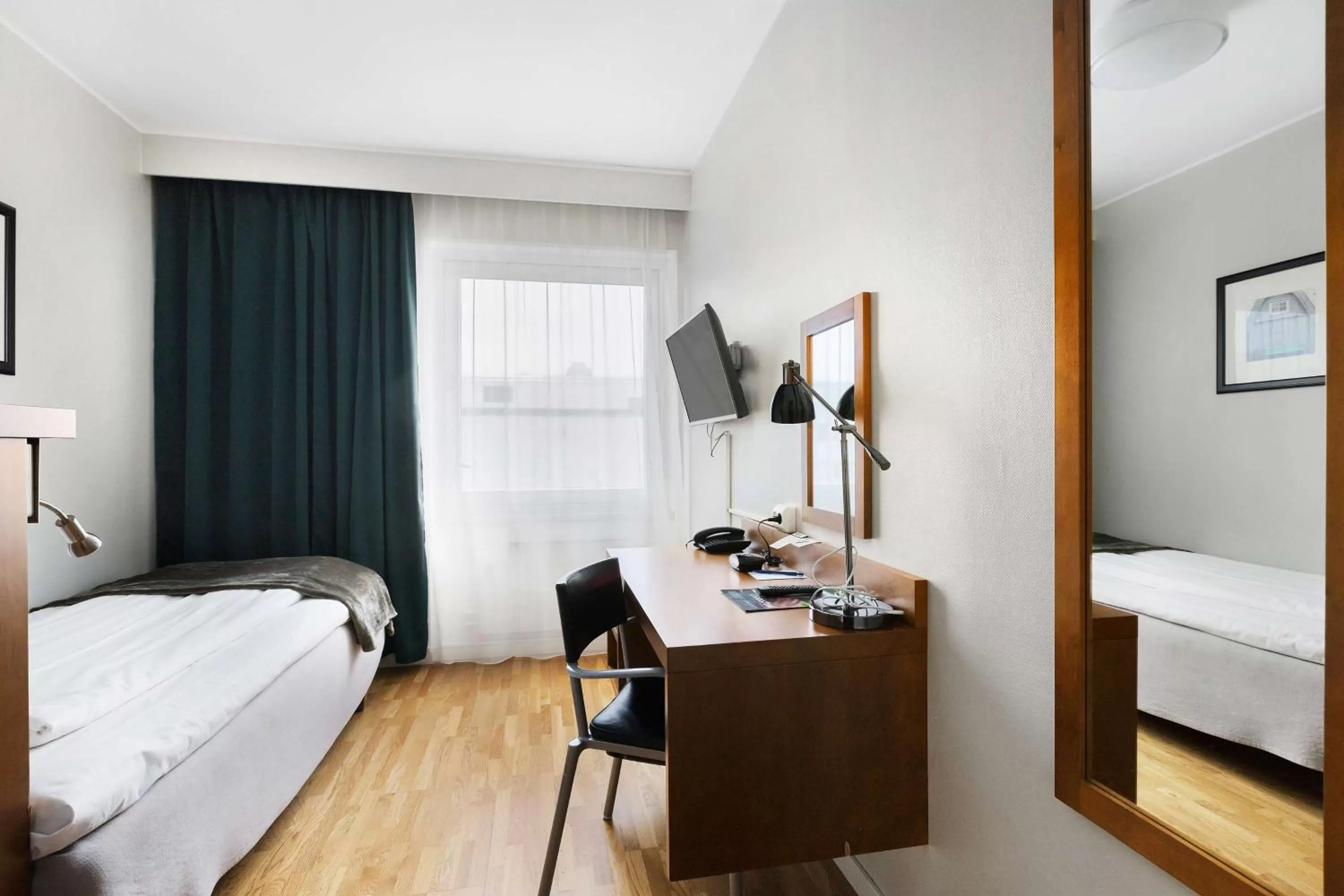 Bedroom, Bed in Best Western Plaza Hotel