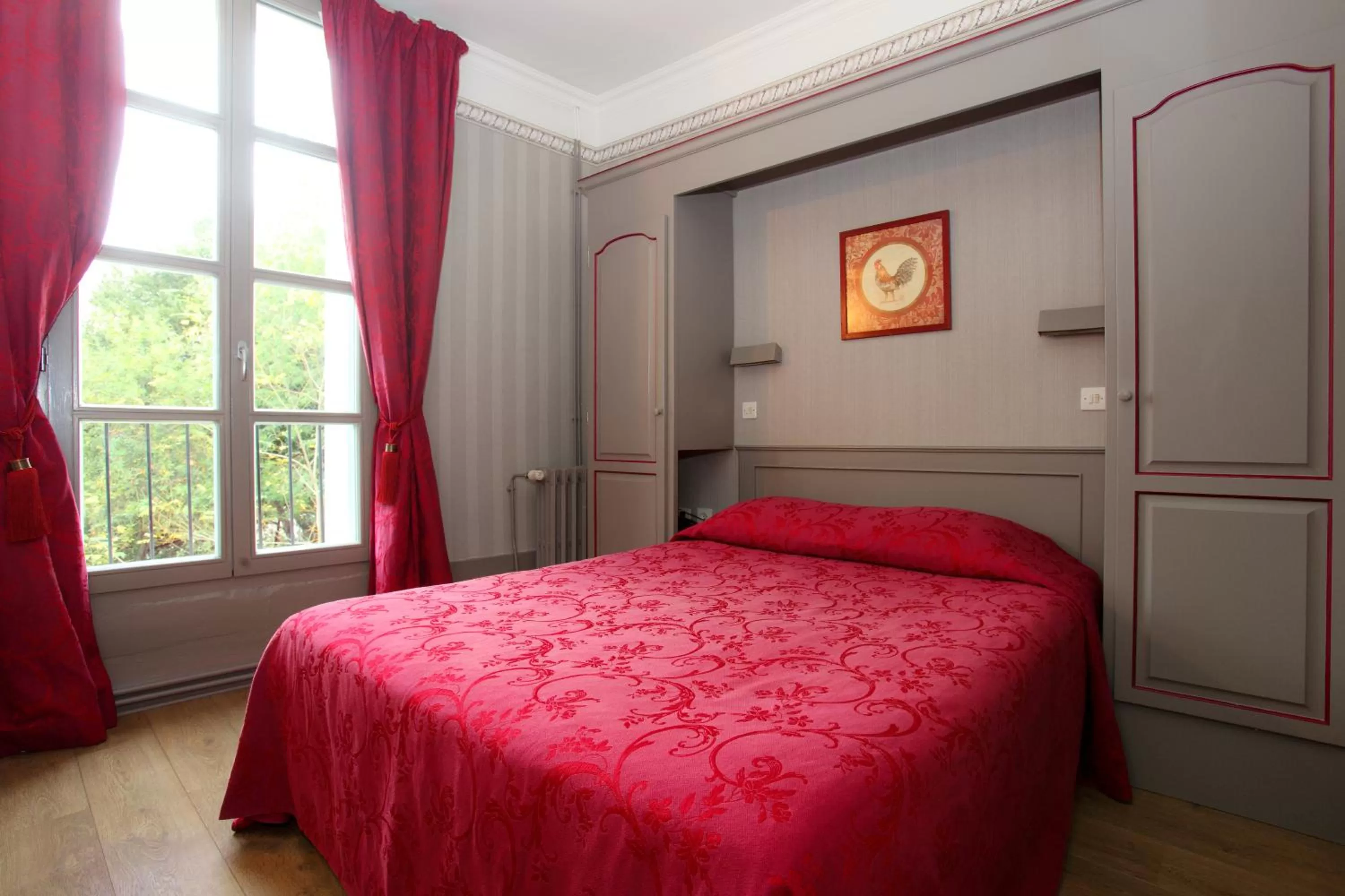 Property building, Bed in Best Western Hotel Le Guilhem