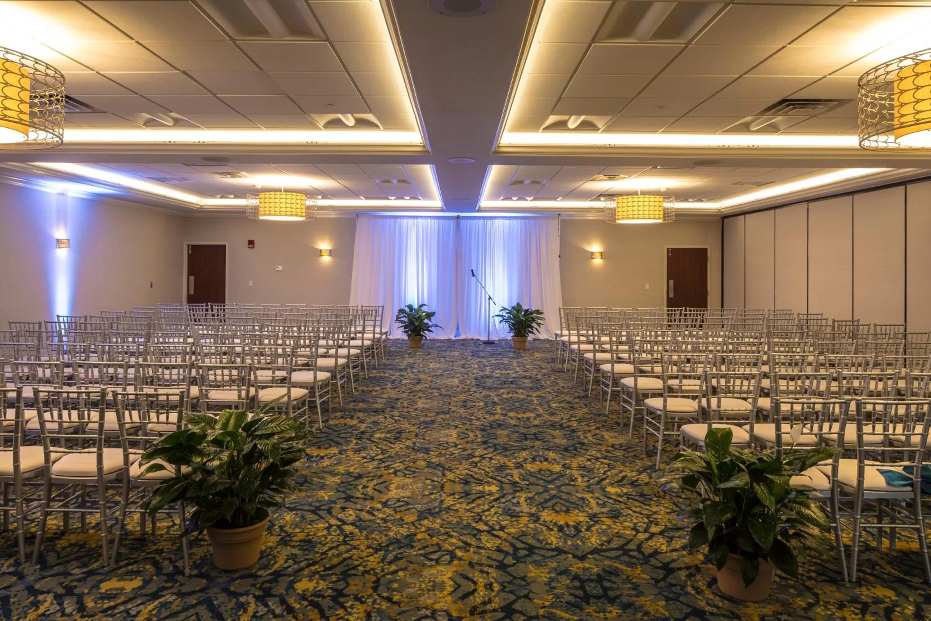 Meeting/conference room in Crowne Plaza Hotel and Suites Pittsburgh South by IHG