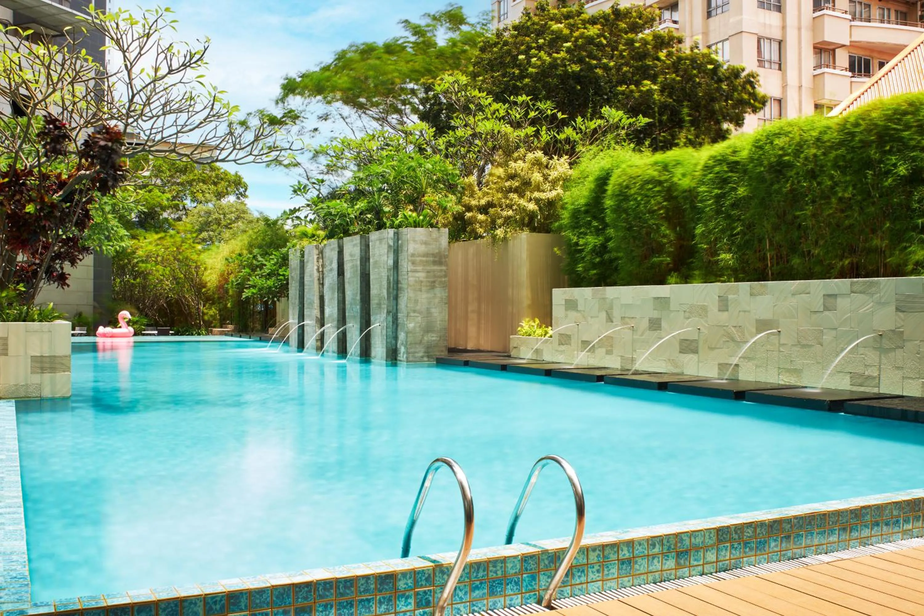 Swimming pool in eL Hotel Jakarta