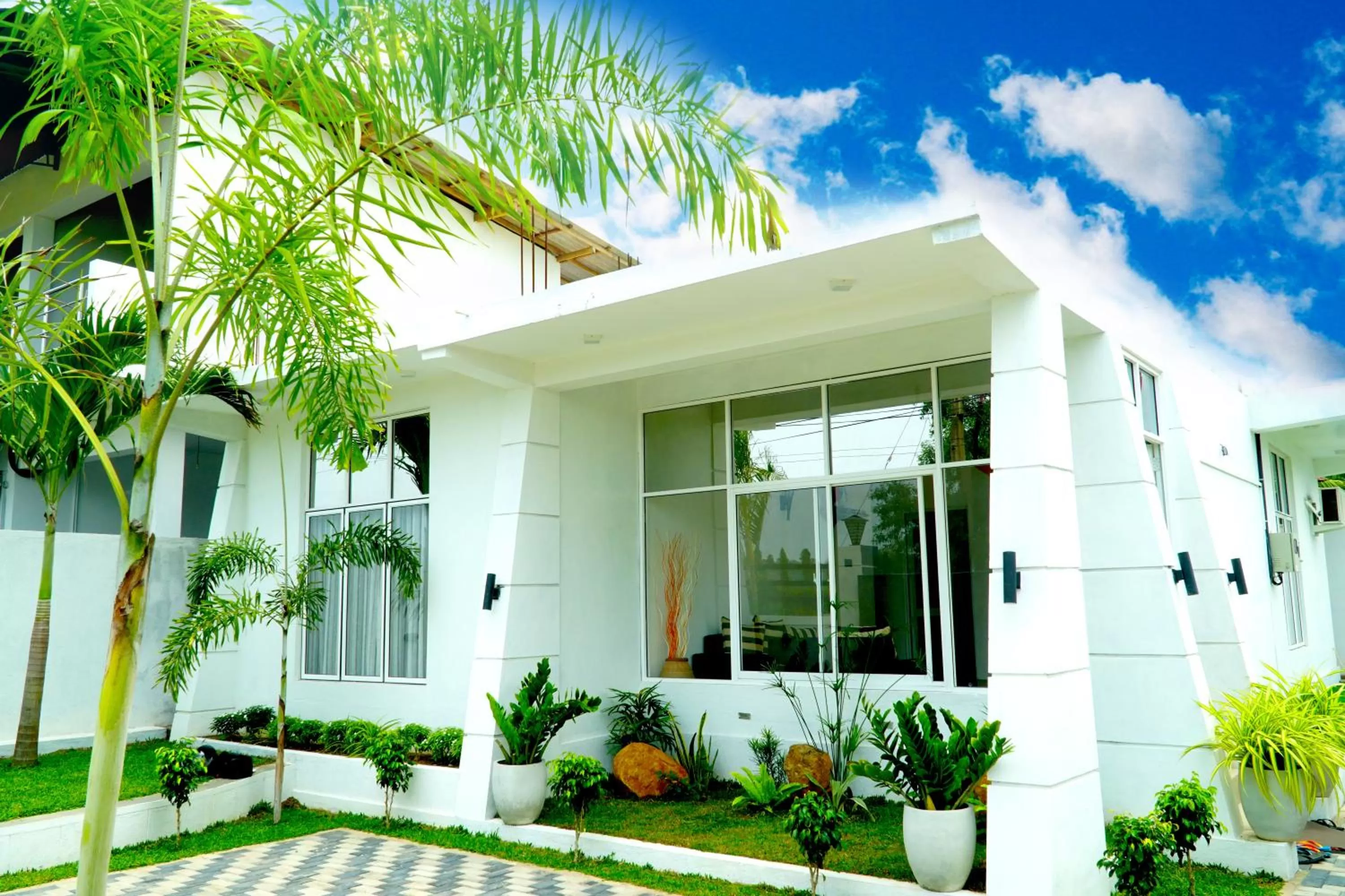 Property building in Airport 4 Season Transit Hotel