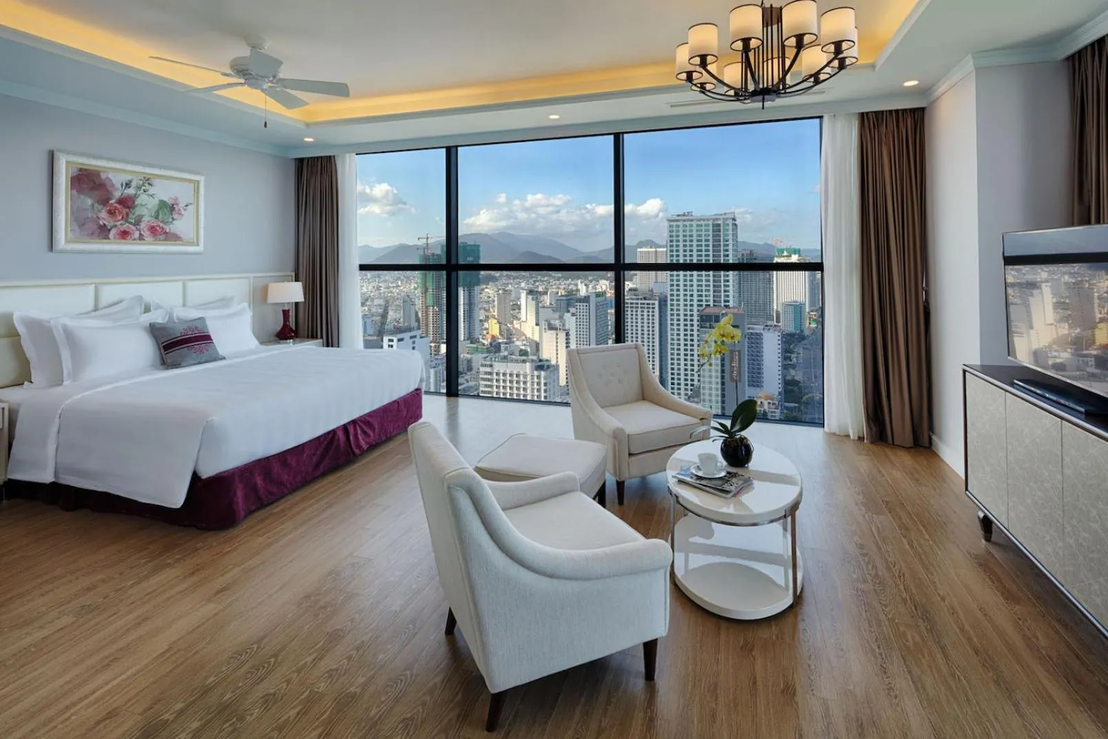 Photo of the whole room, Bed in Vinpearl Beachfront Nha Trang