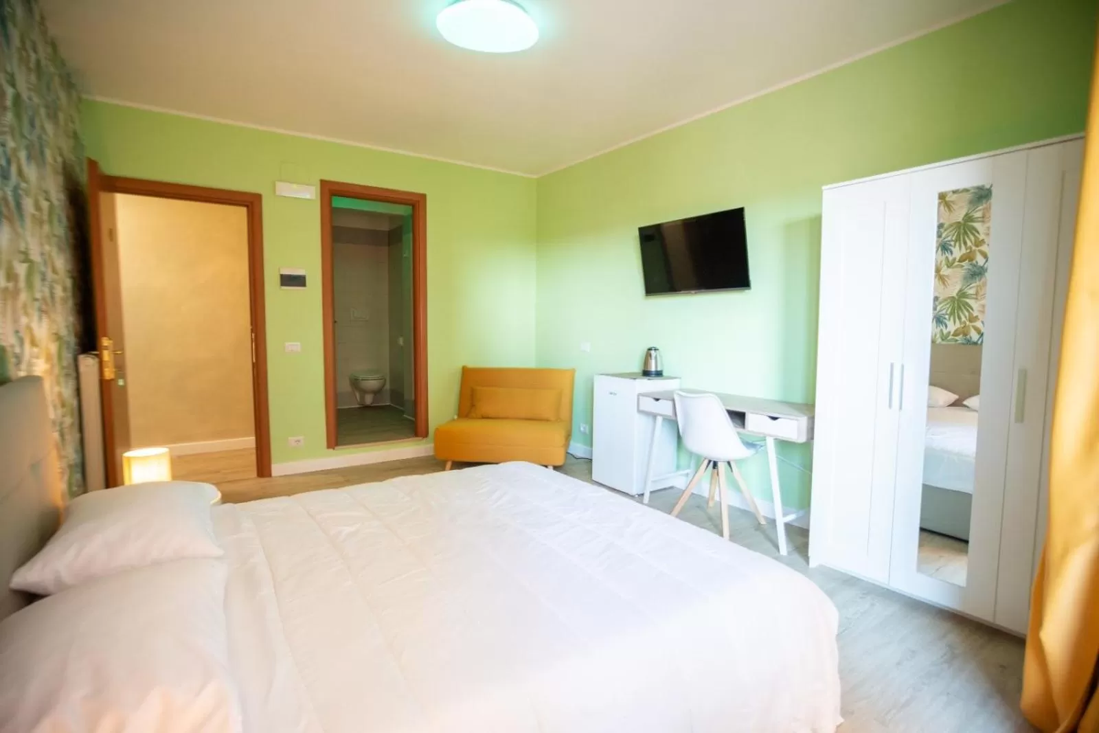 Bed in Casa flowers 2