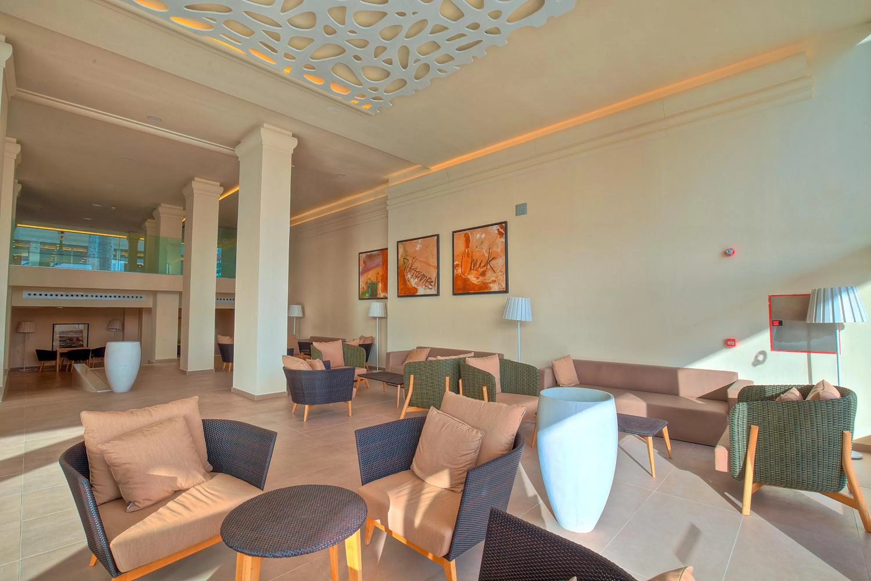 Lounge or bar in SBH Monica Beach Resort